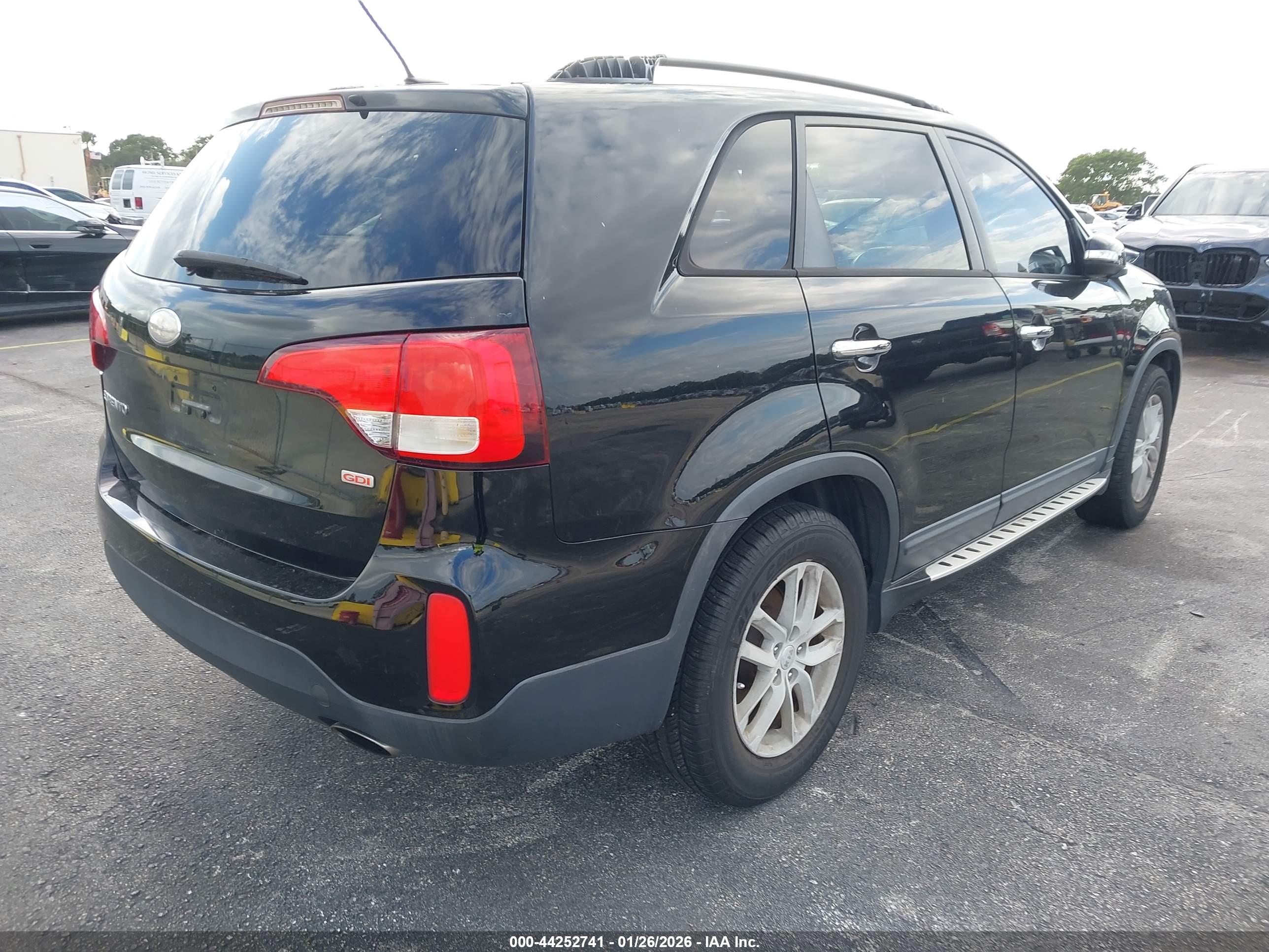 KIA SORENTO image 6