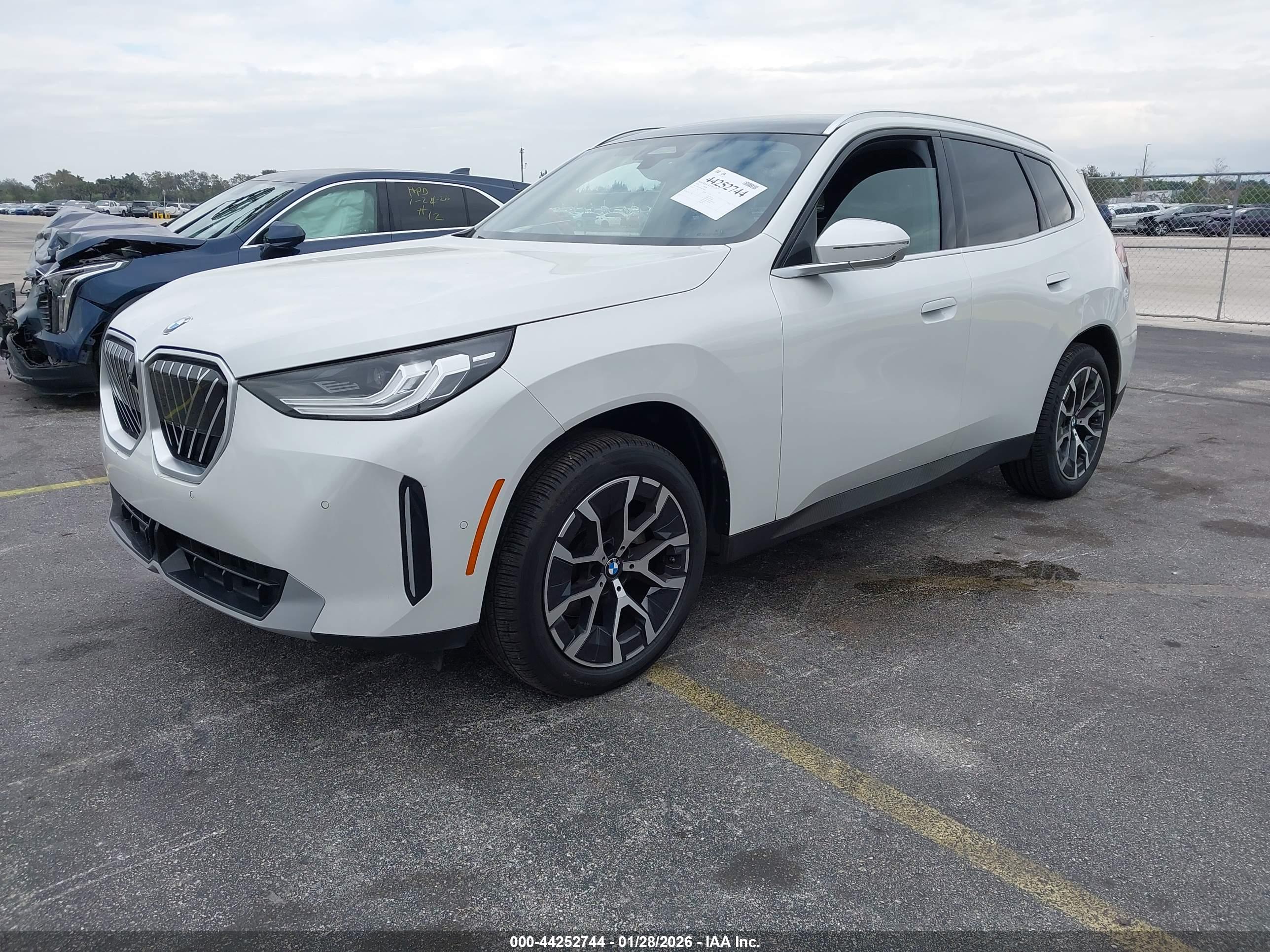 BMW X3 image 2
