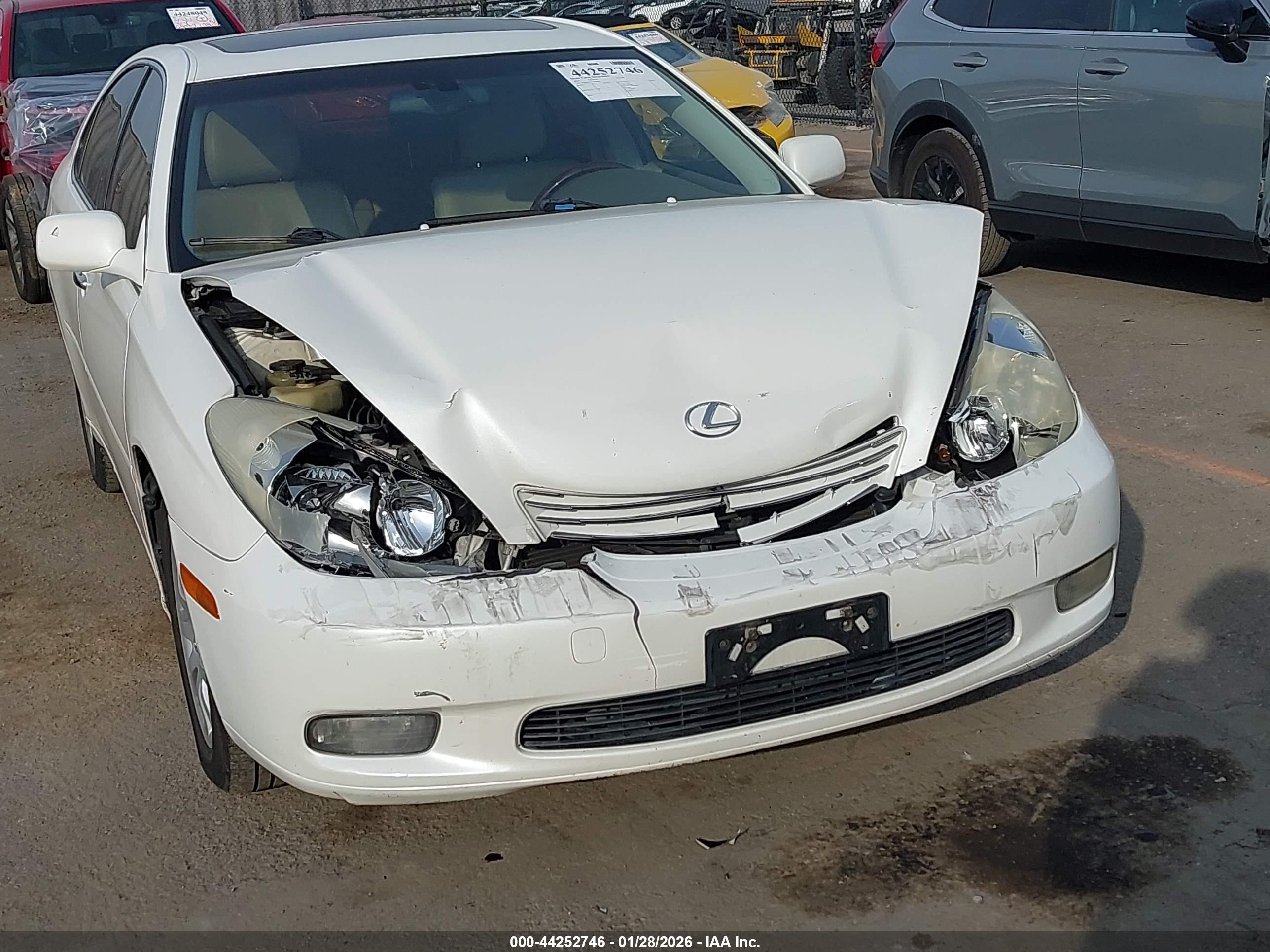 LEXUS ES image 6