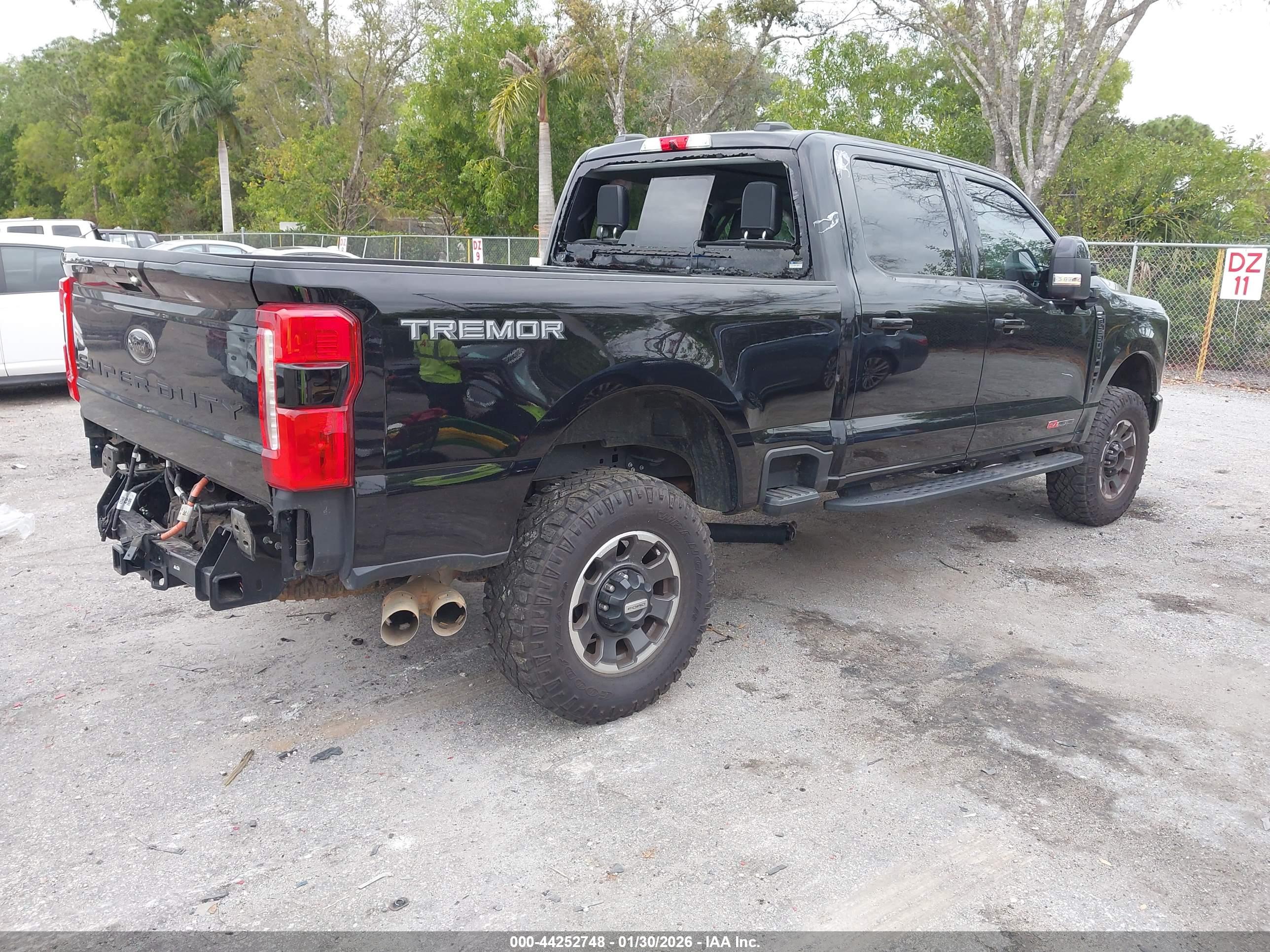 FORD F-250 image 4