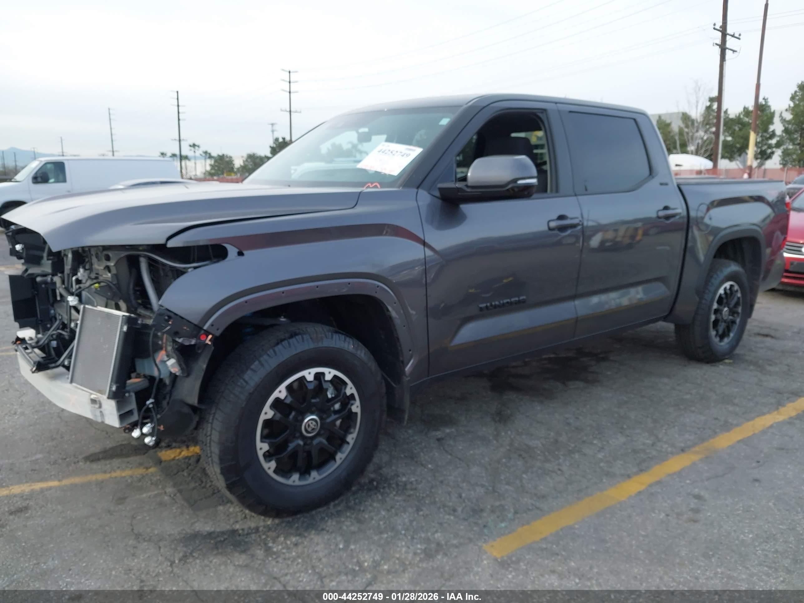 TOYOTA TUNDRA image 2