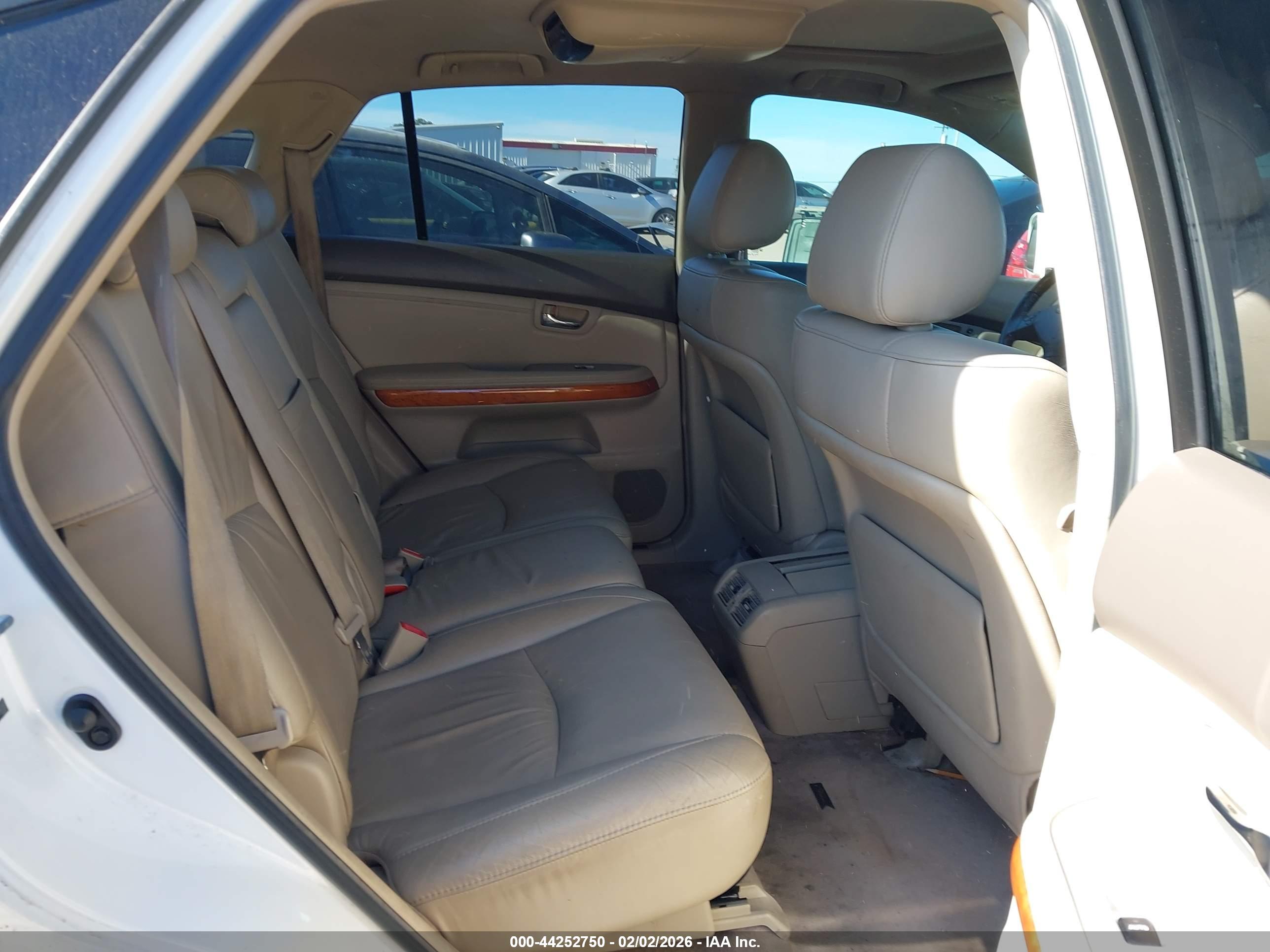 LEXUS RX image 8