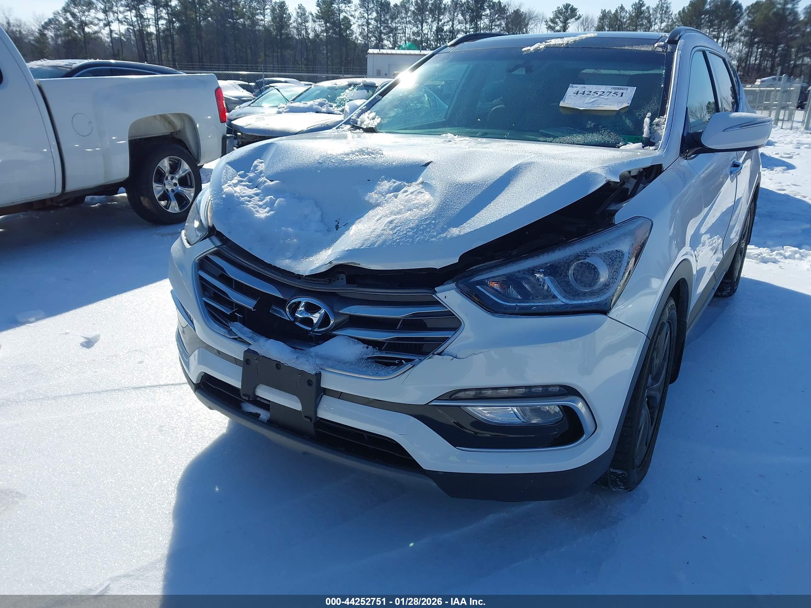 HYUNDAI SANTA image 6
