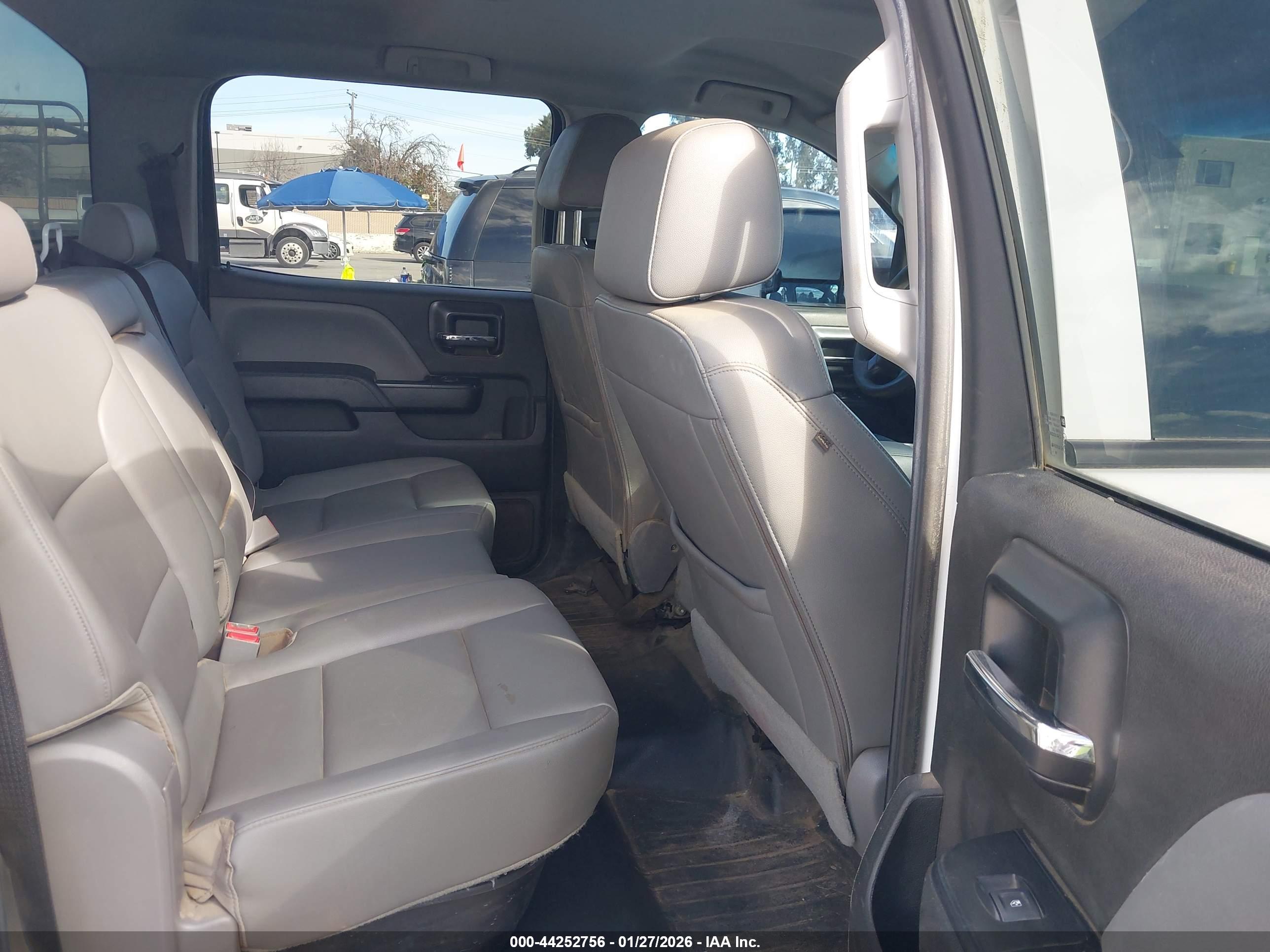 CHEVROLET SILVERADO image 8
