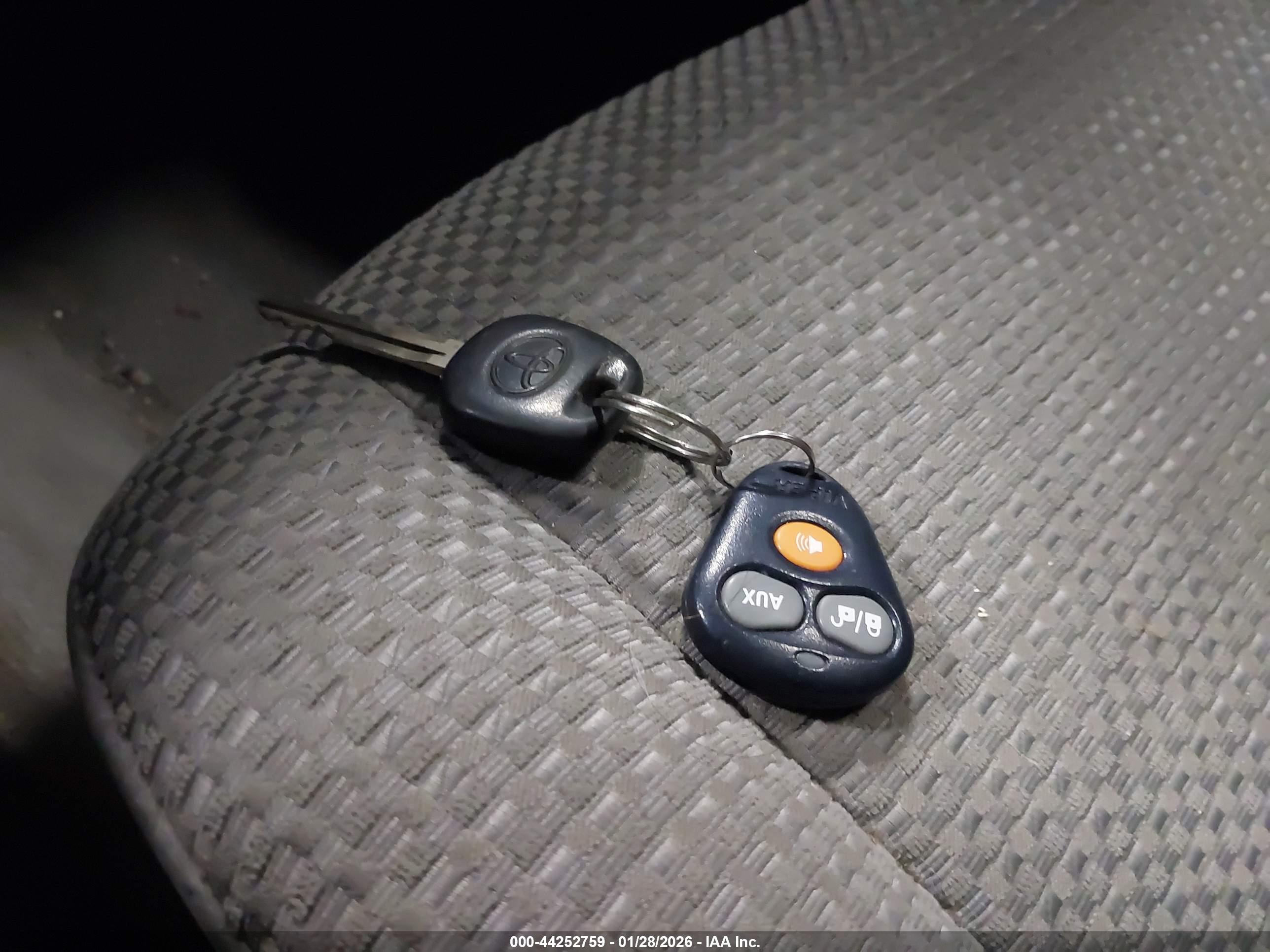 TOYOTA 4RUNNER image 11