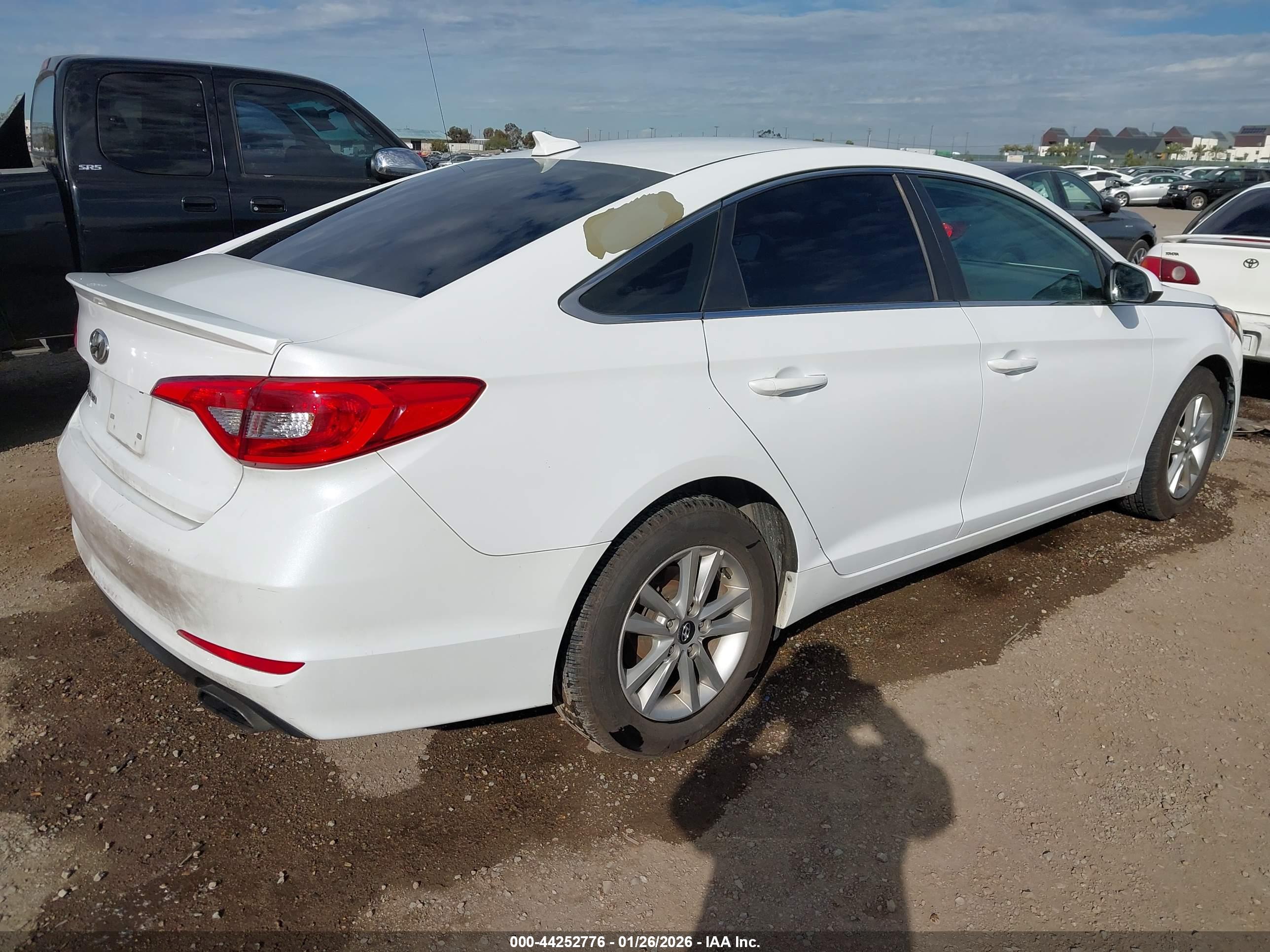 HYUNDAI SONATA image 4