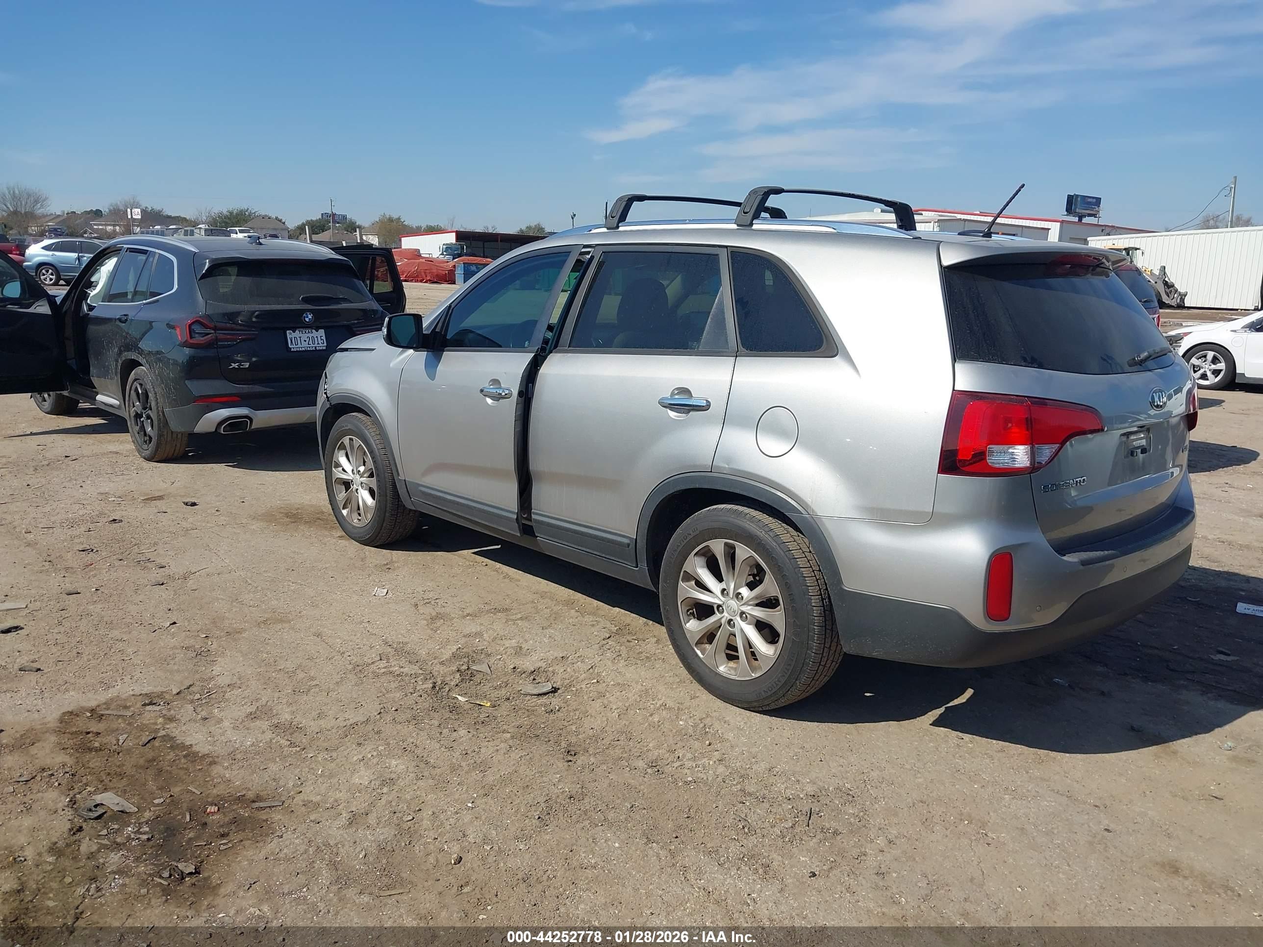 KIA SORENTO image 3