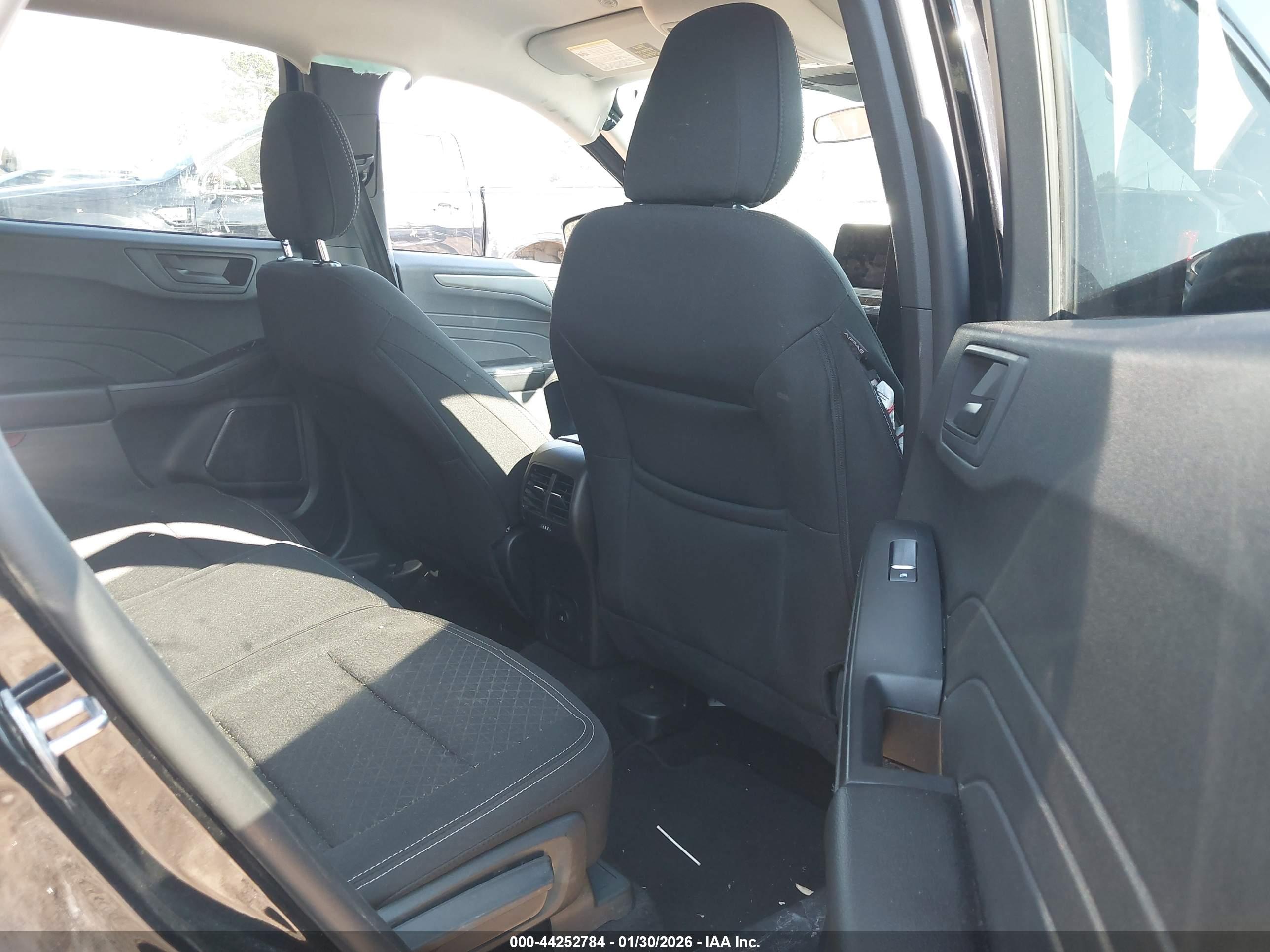 FORD ESCAPE image 8
