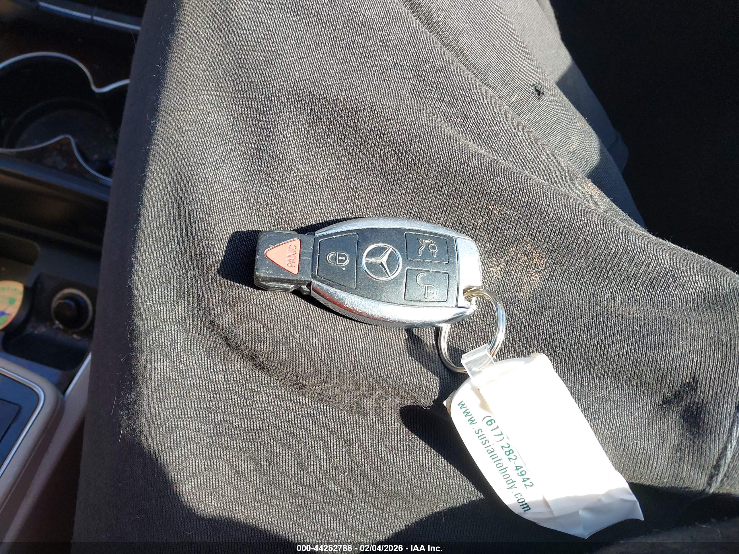 MERCEDES-BENZ E image 11