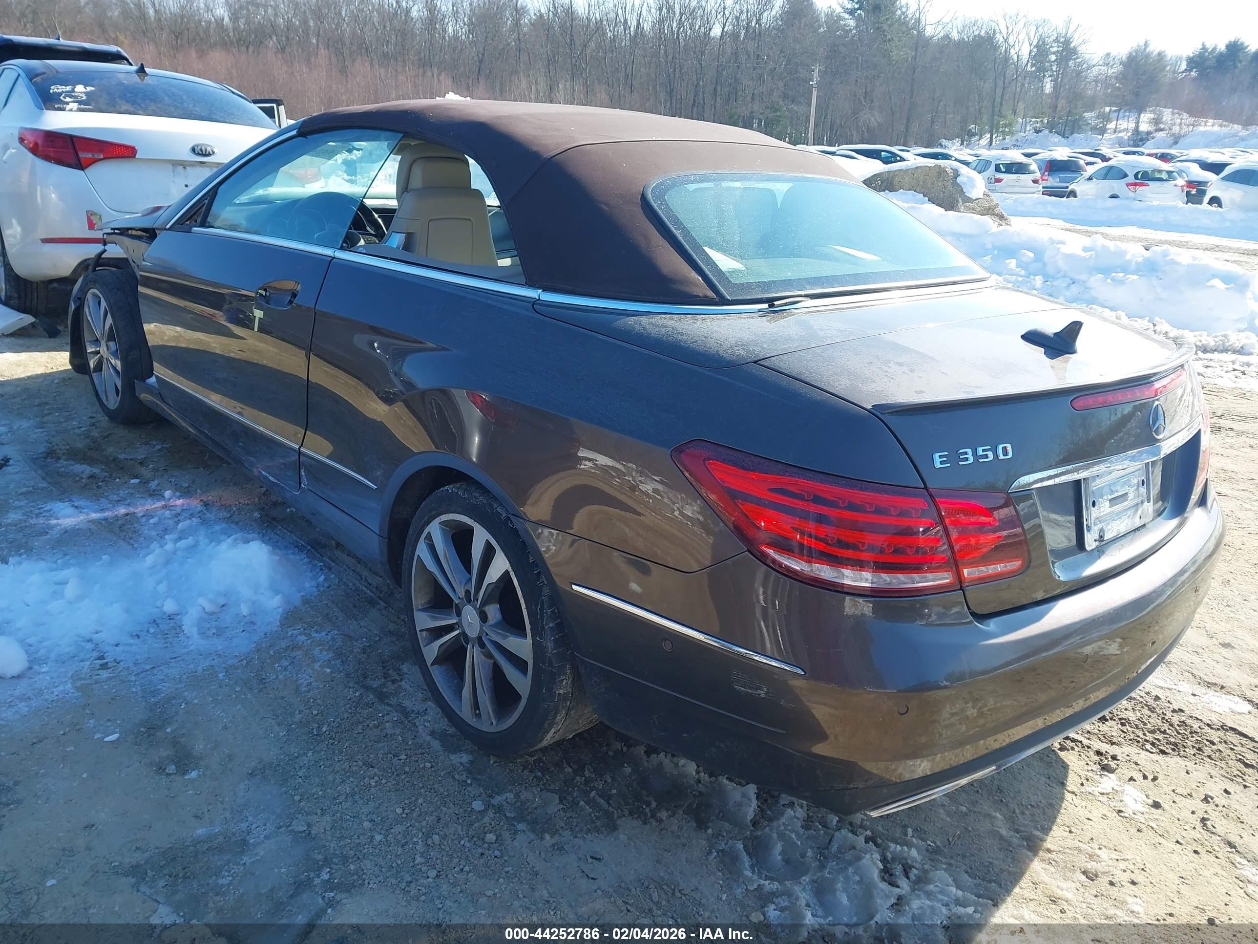 MERCEDES-BENZ E image 3