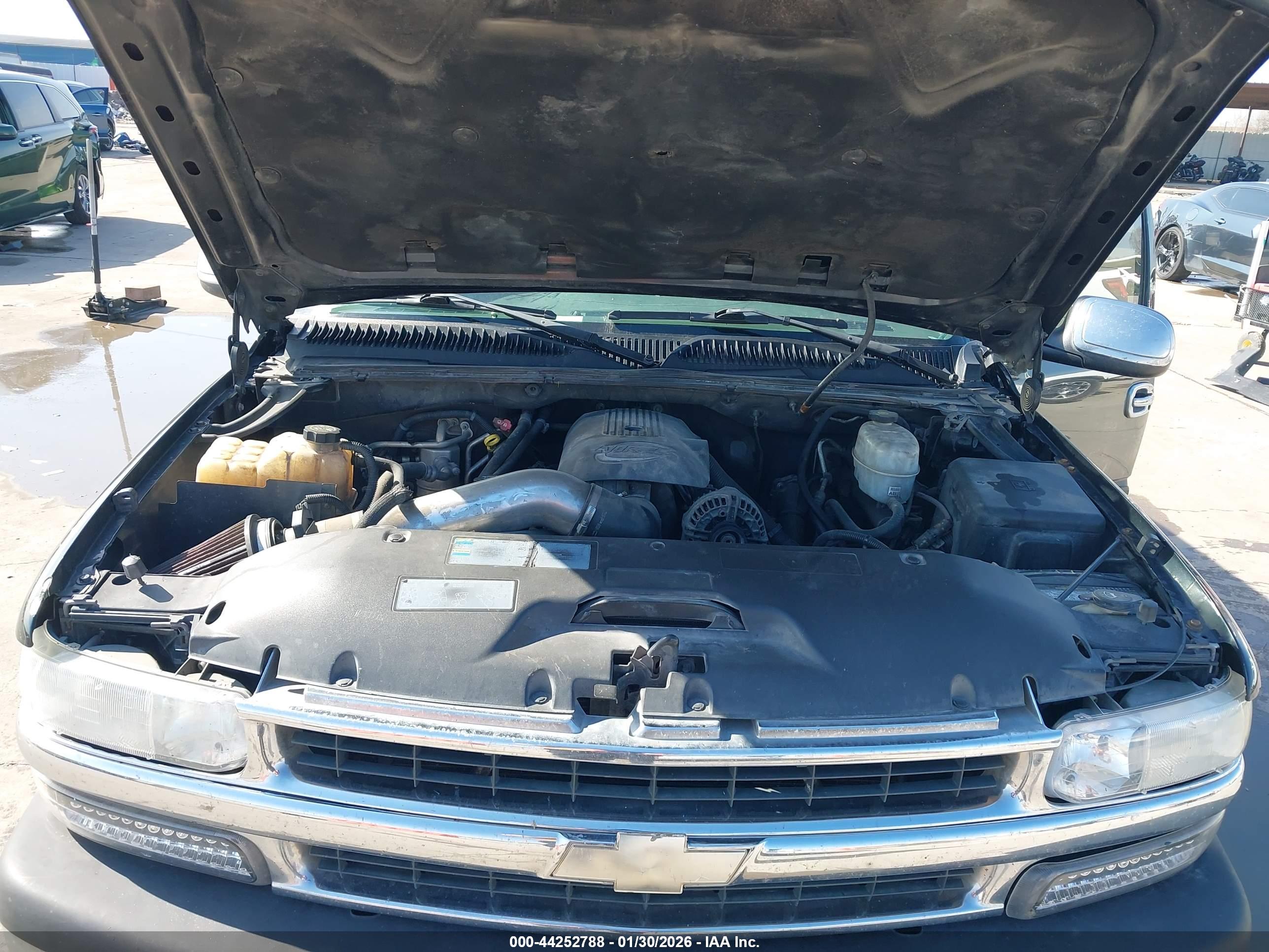 CHEVROLET TAHOE image 10