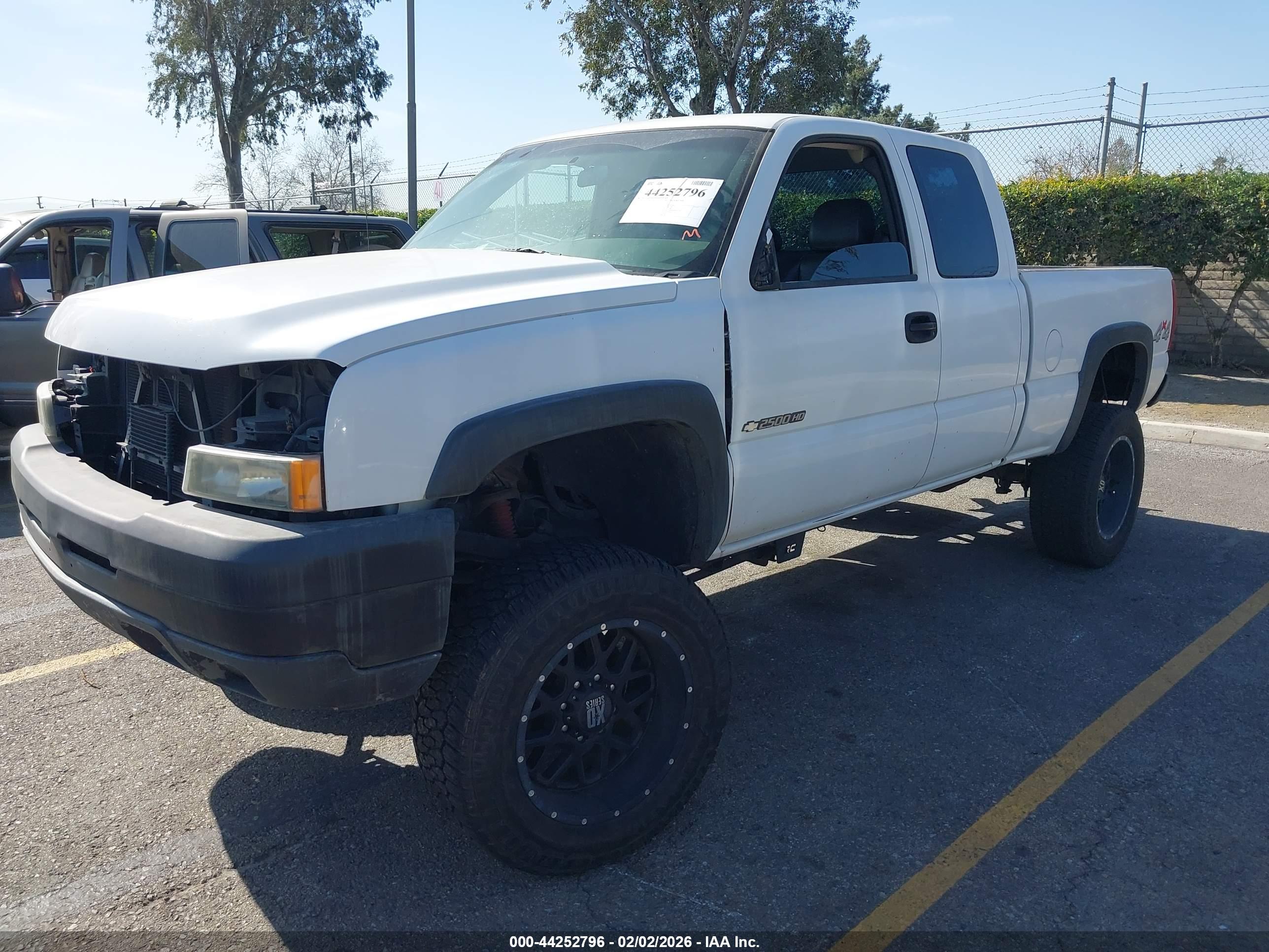 CHEVROLET SILVERADO image 2