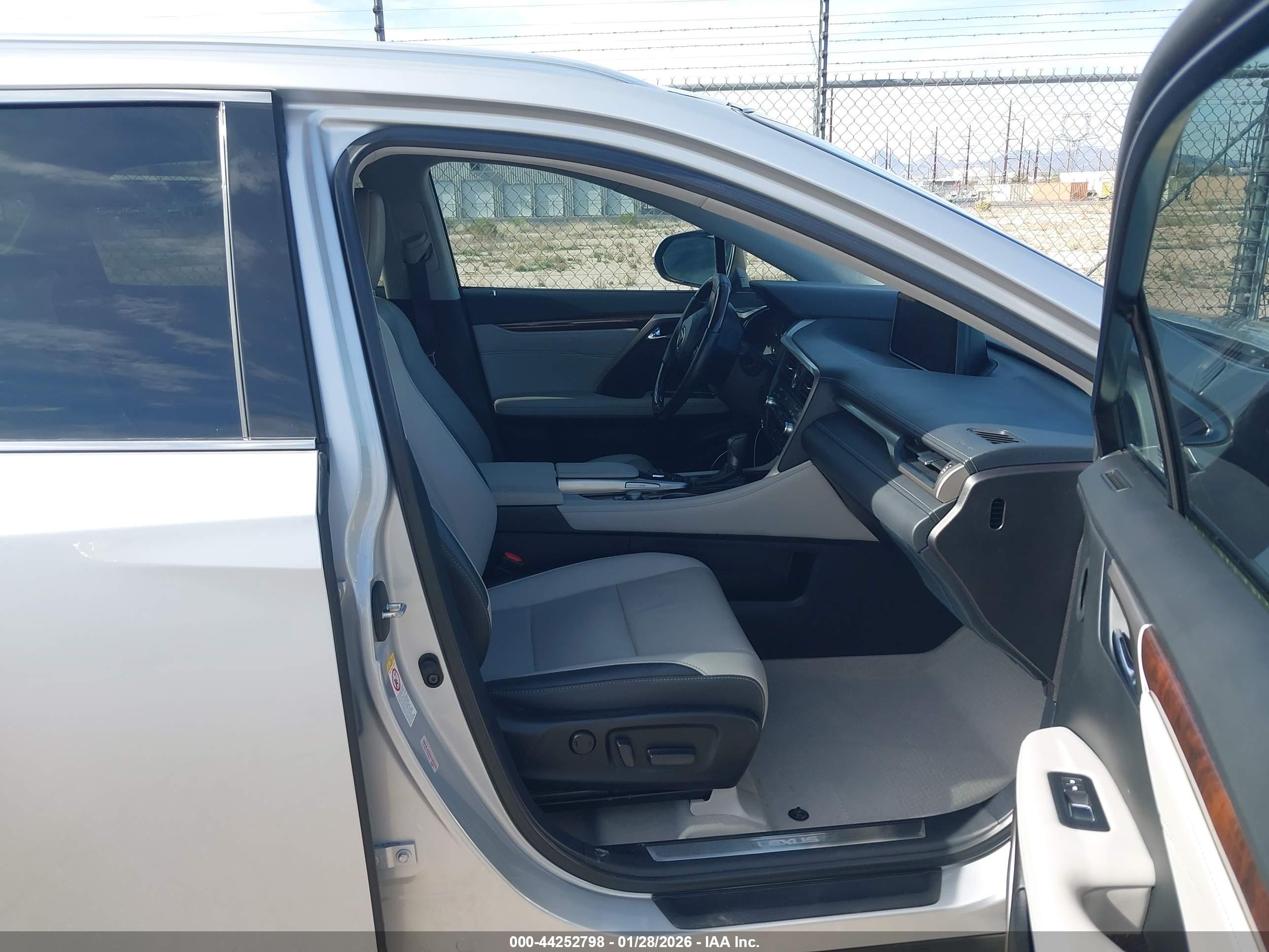 LEXUS RX image 5