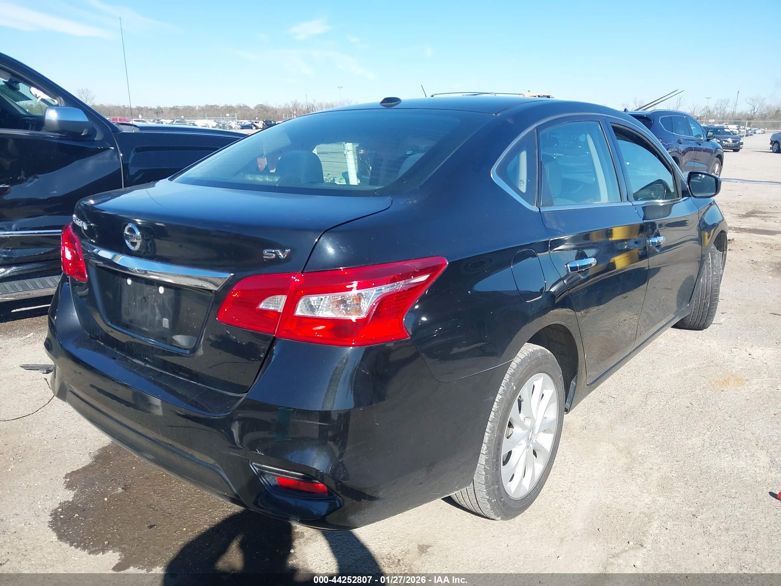 NISSAN SENTRA image 4