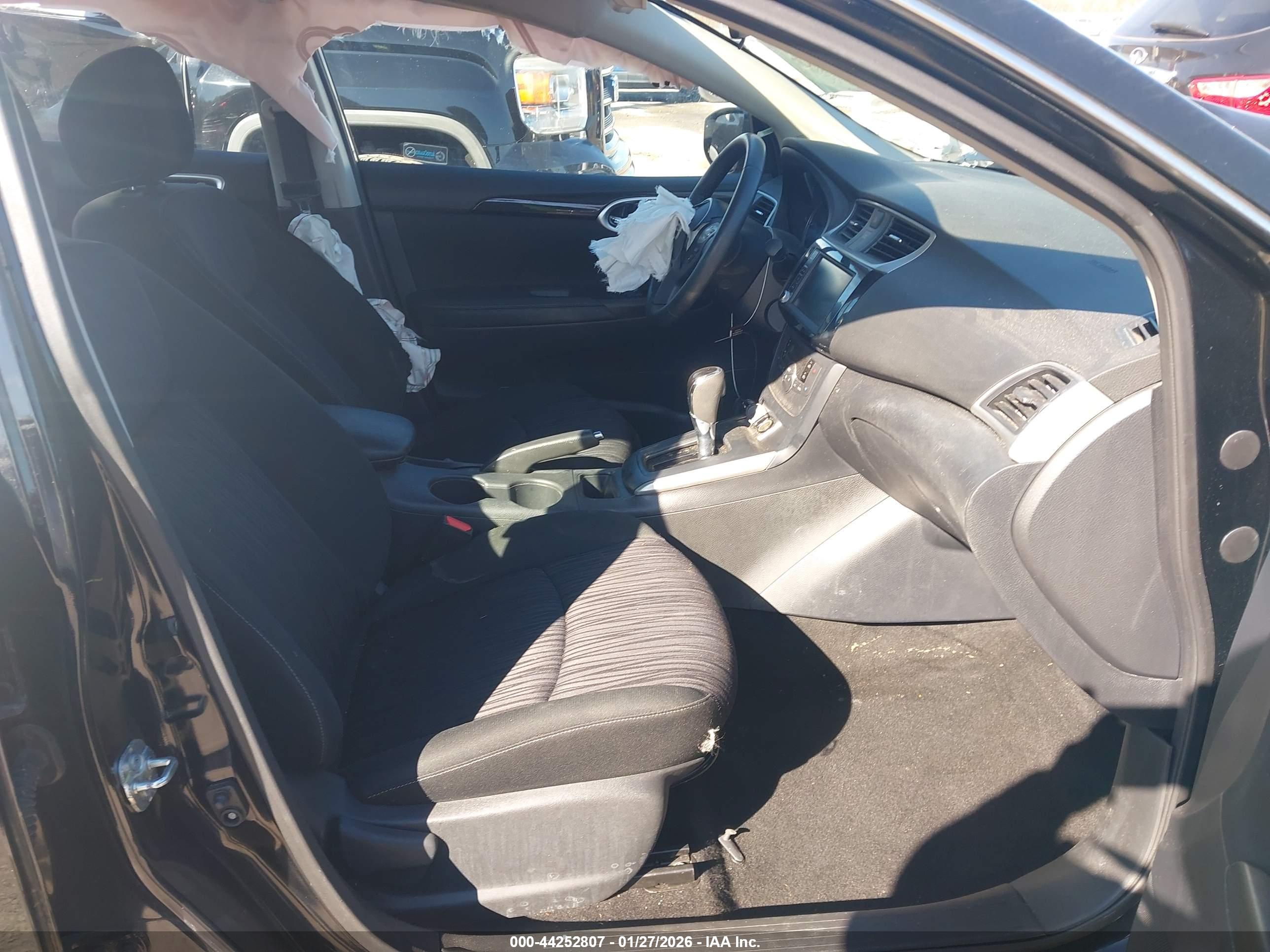 NISSAN SENTRA image 5