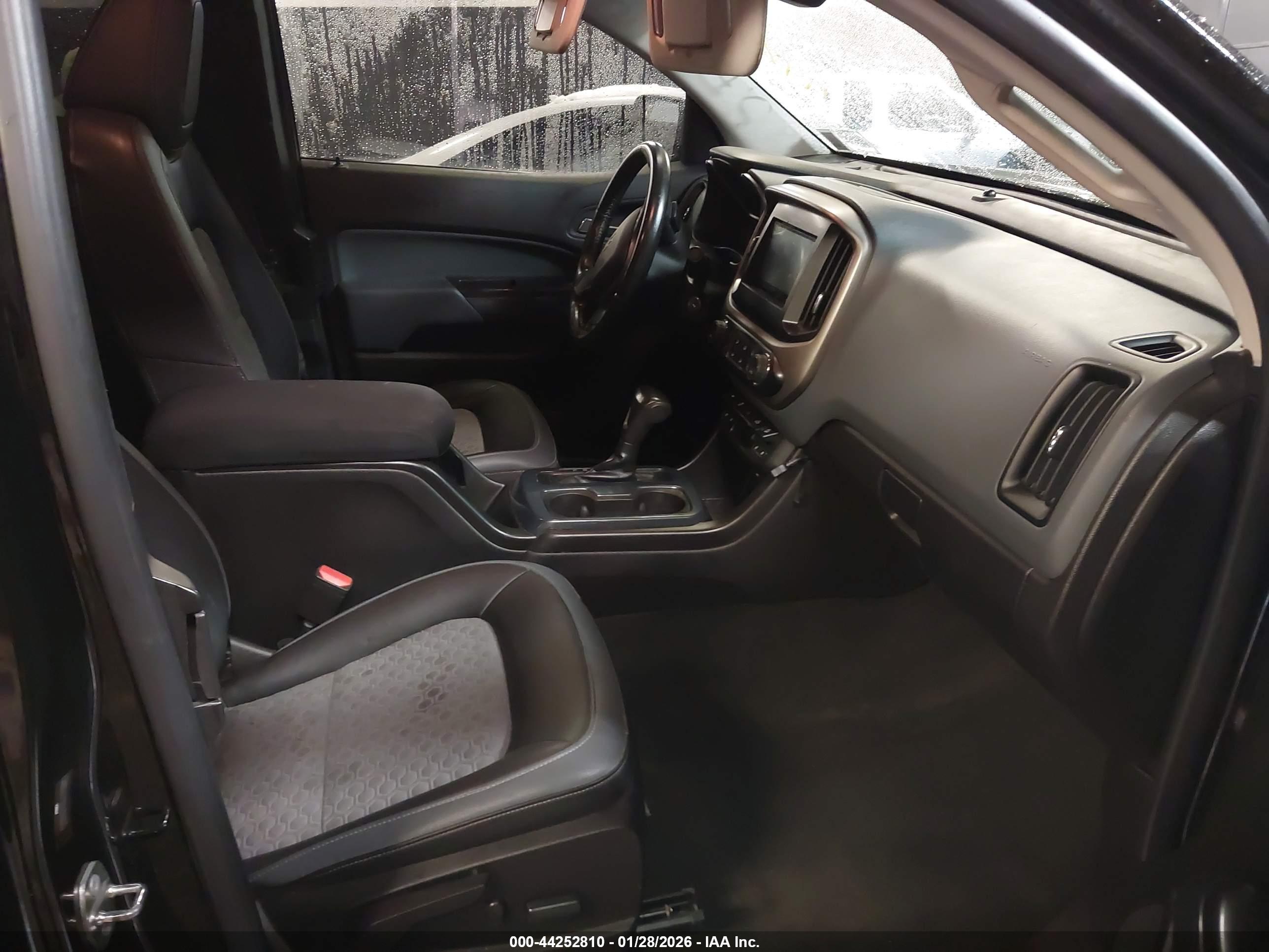 CHEVROLET COLORADO image 5