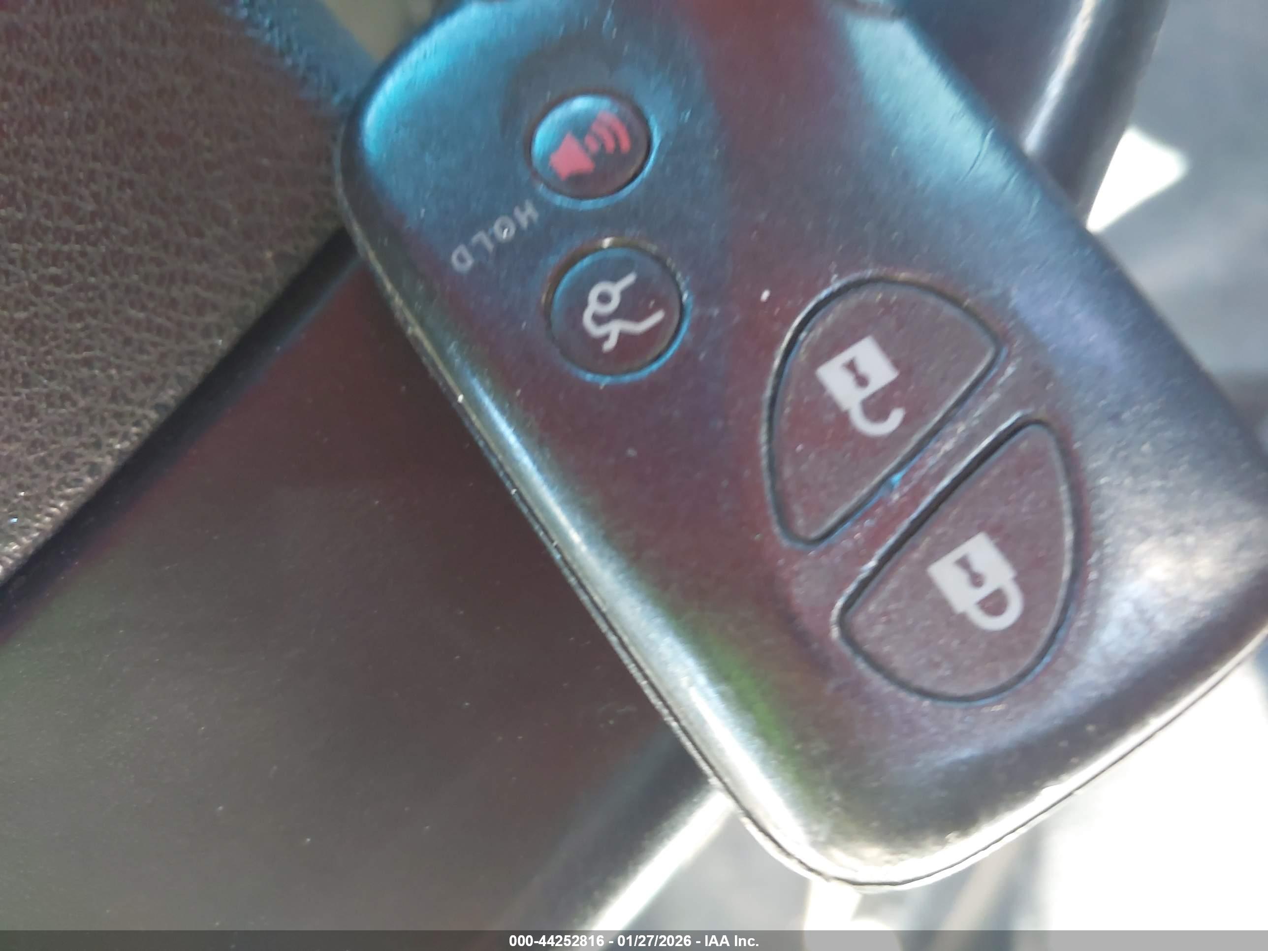 LEXUS IS image 11