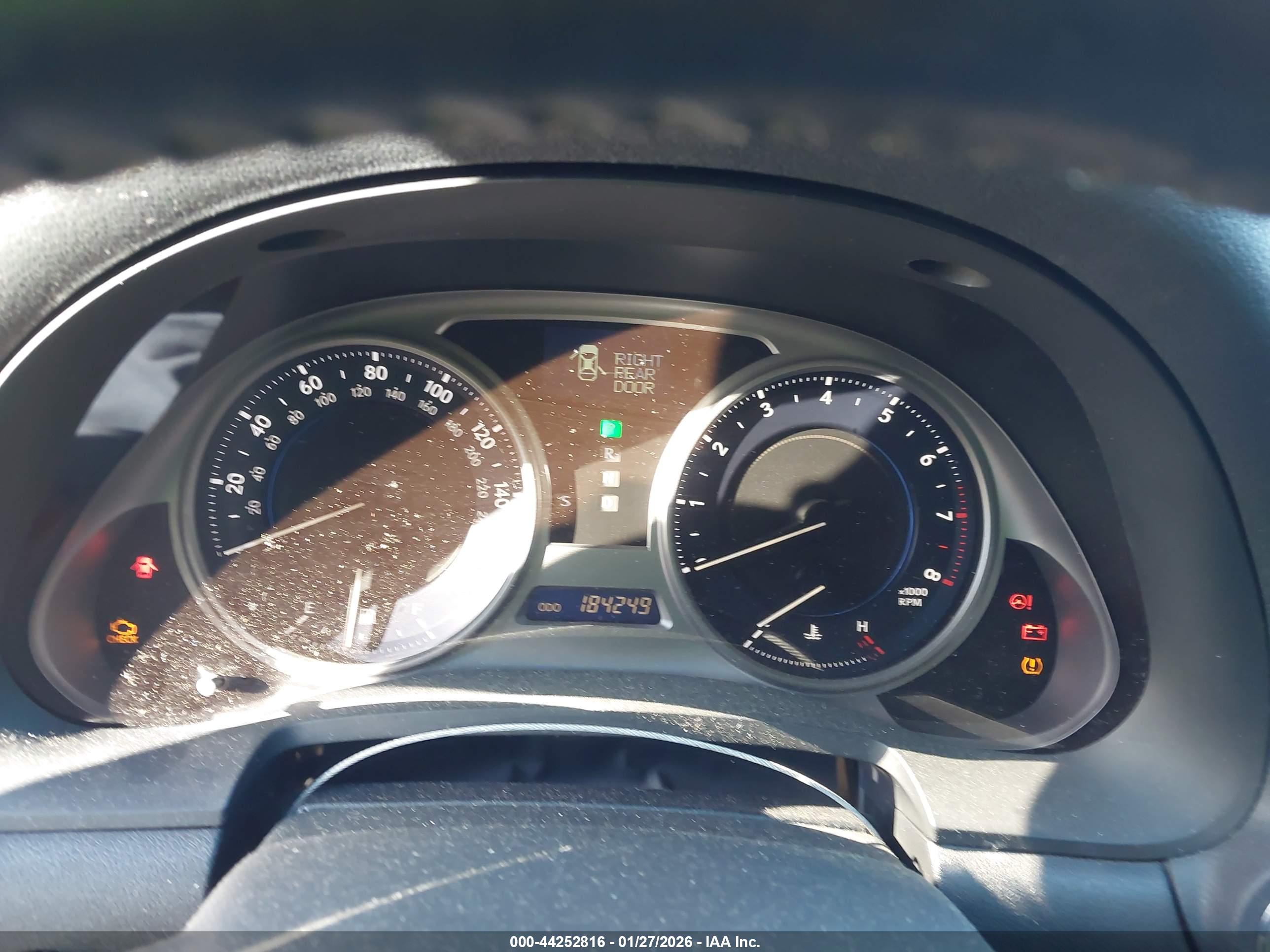 LEXUS IS image 7