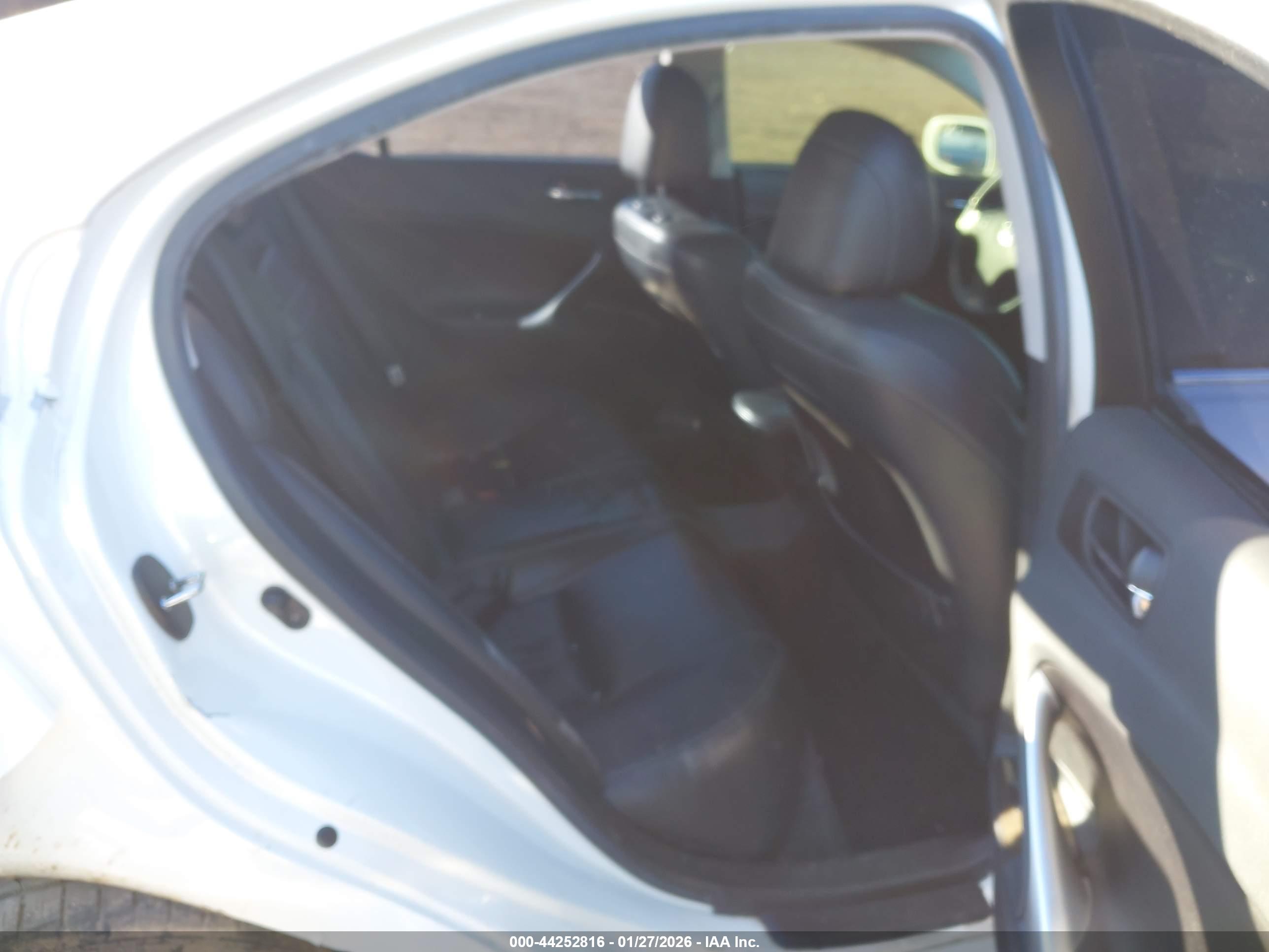 LEXUS IS image 8