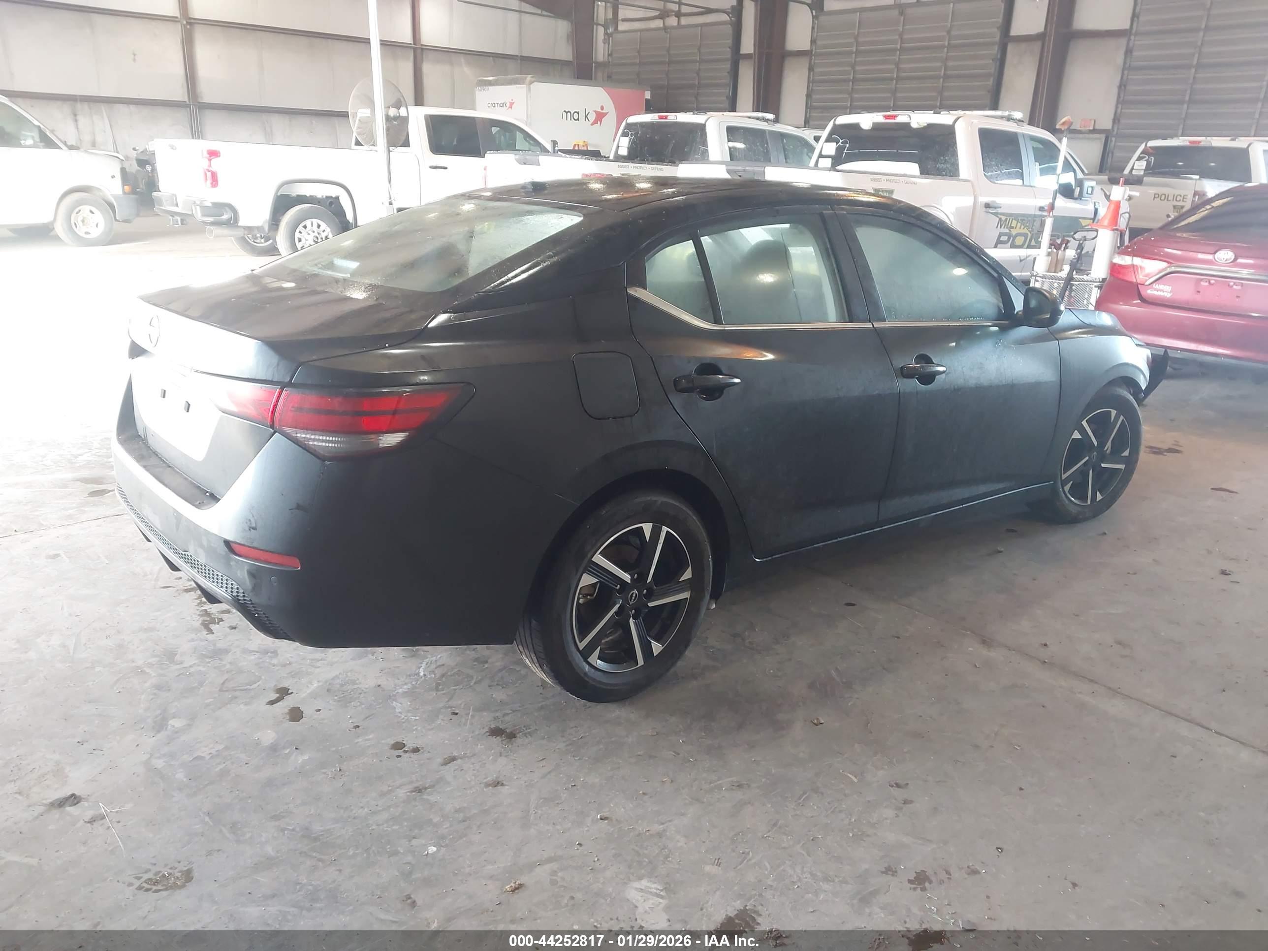 NISSAN SENTRA image 4