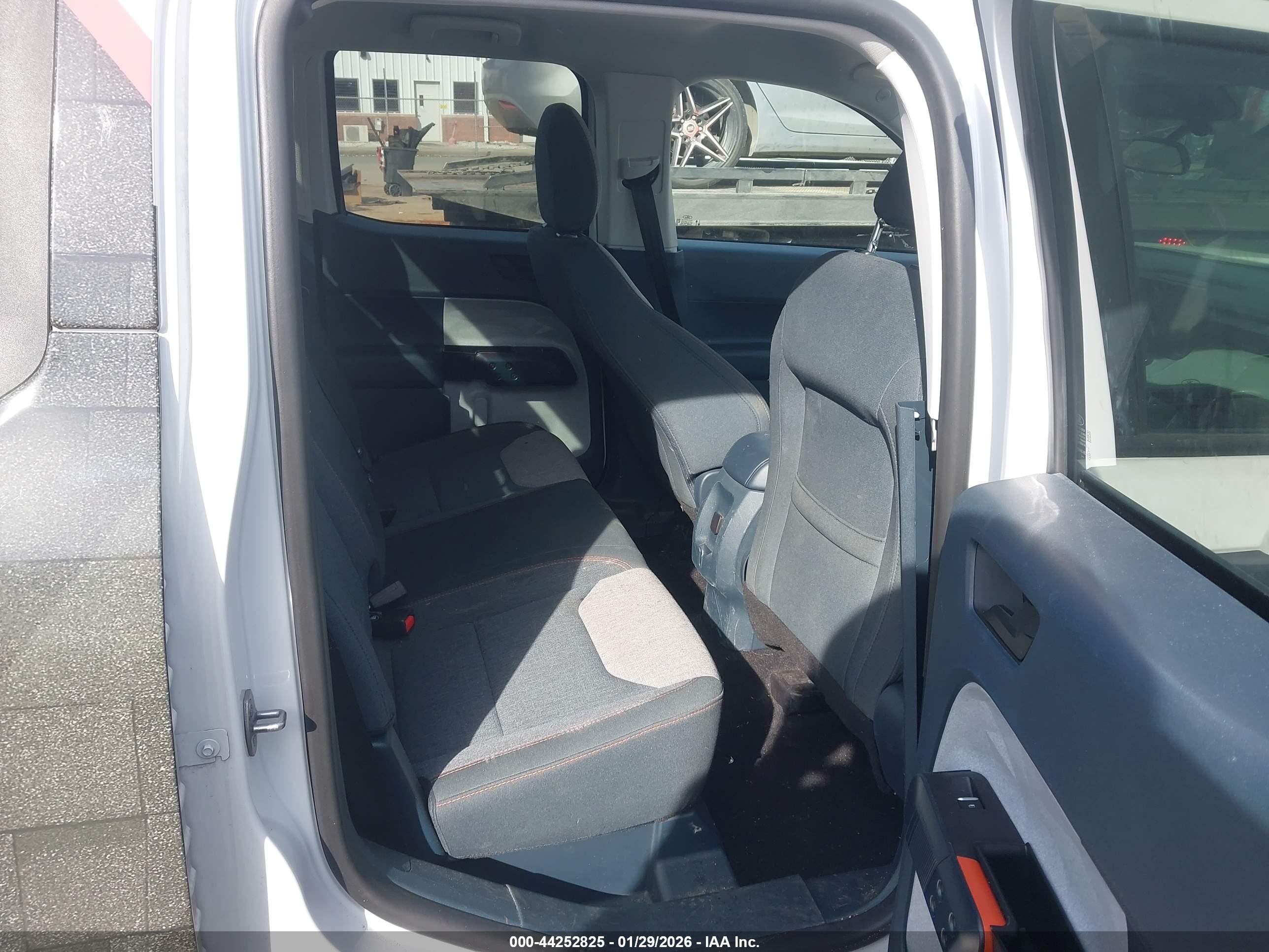 FORD MAVERICK image 8