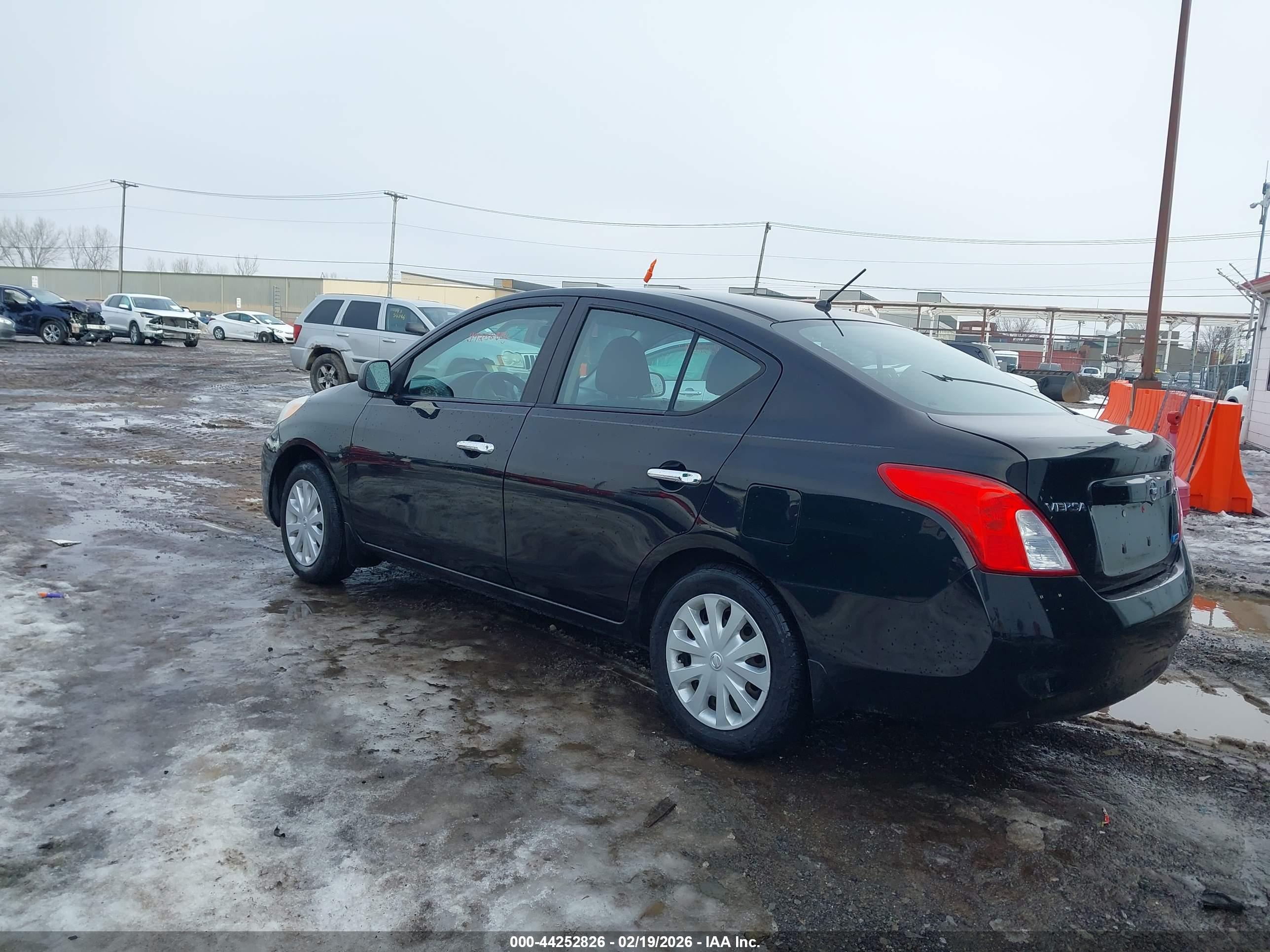 NISSAN VERSA image 3