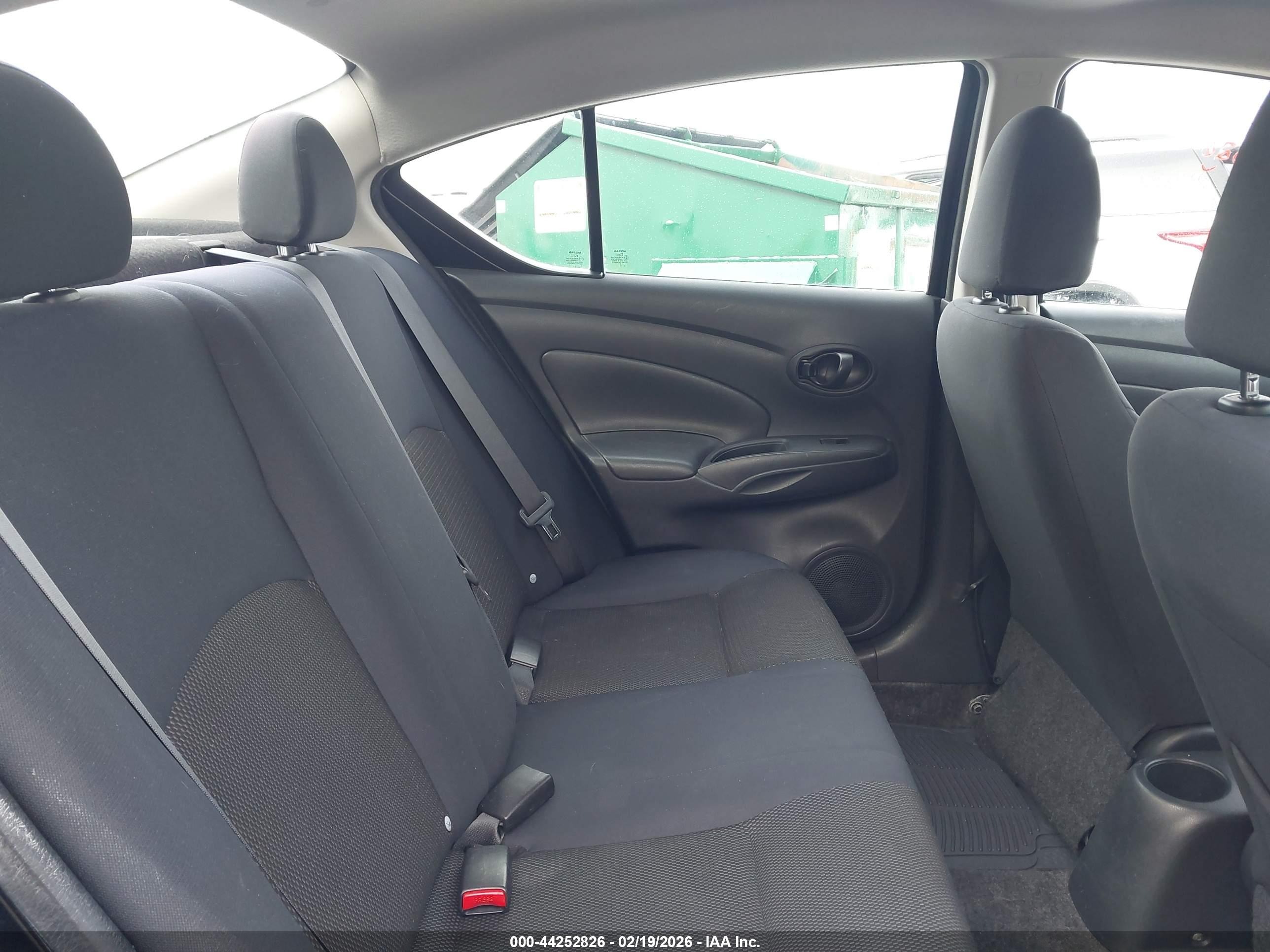 NISSAN VERSA image 8