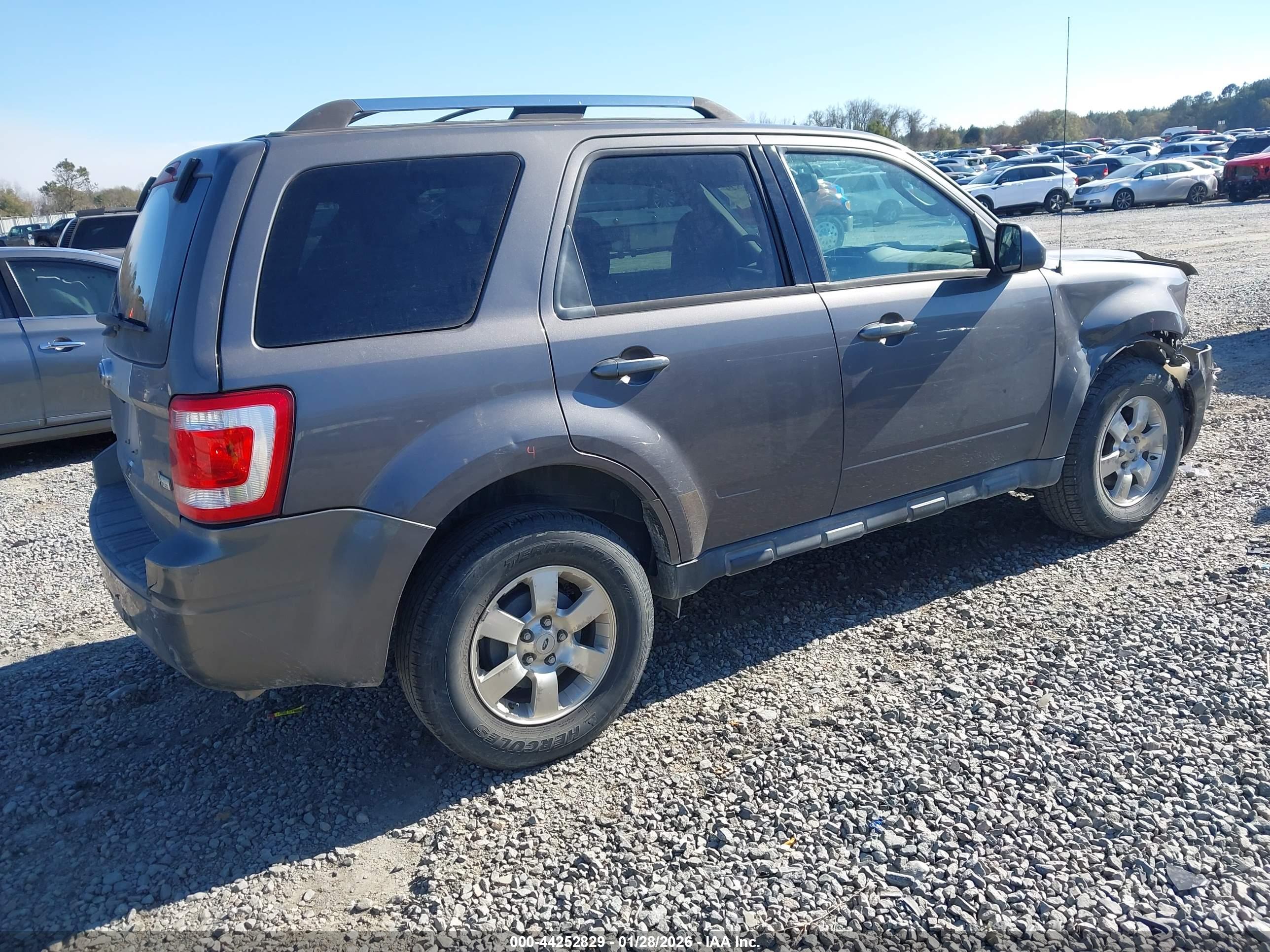 FORD ESCAPE image 4