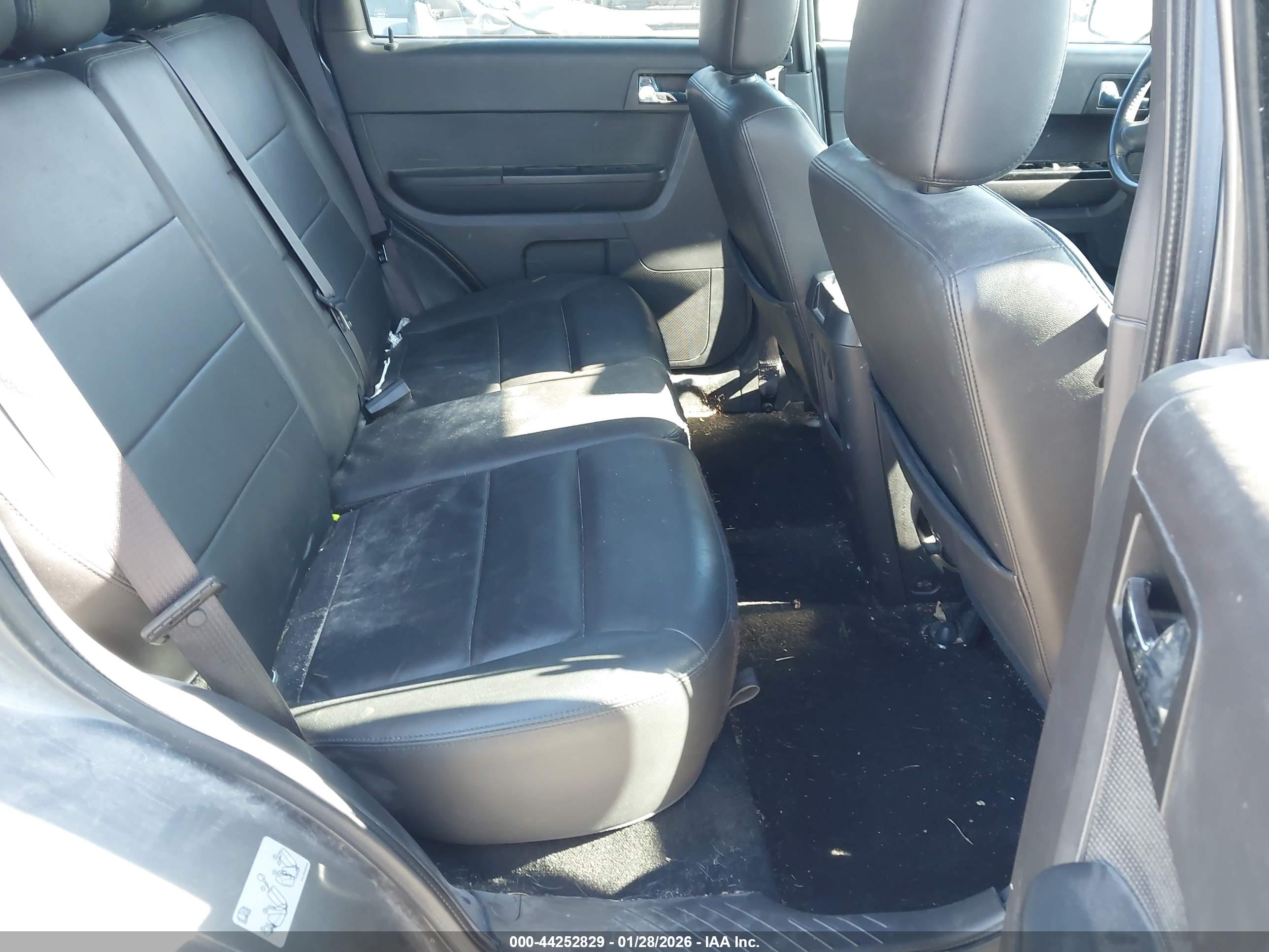 FORD ESCAPE image 8