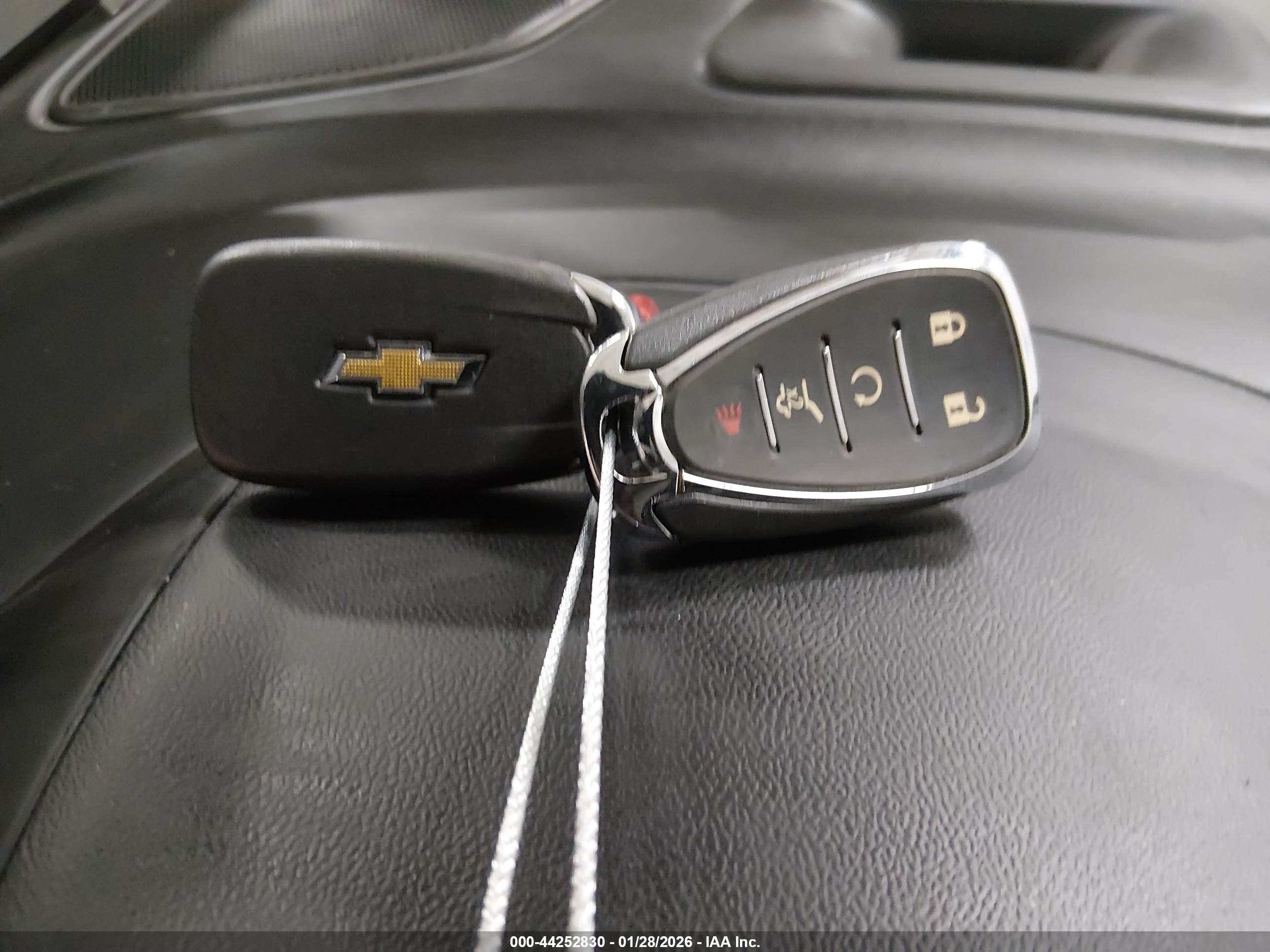 CHEVROLET EQUINOX image 11