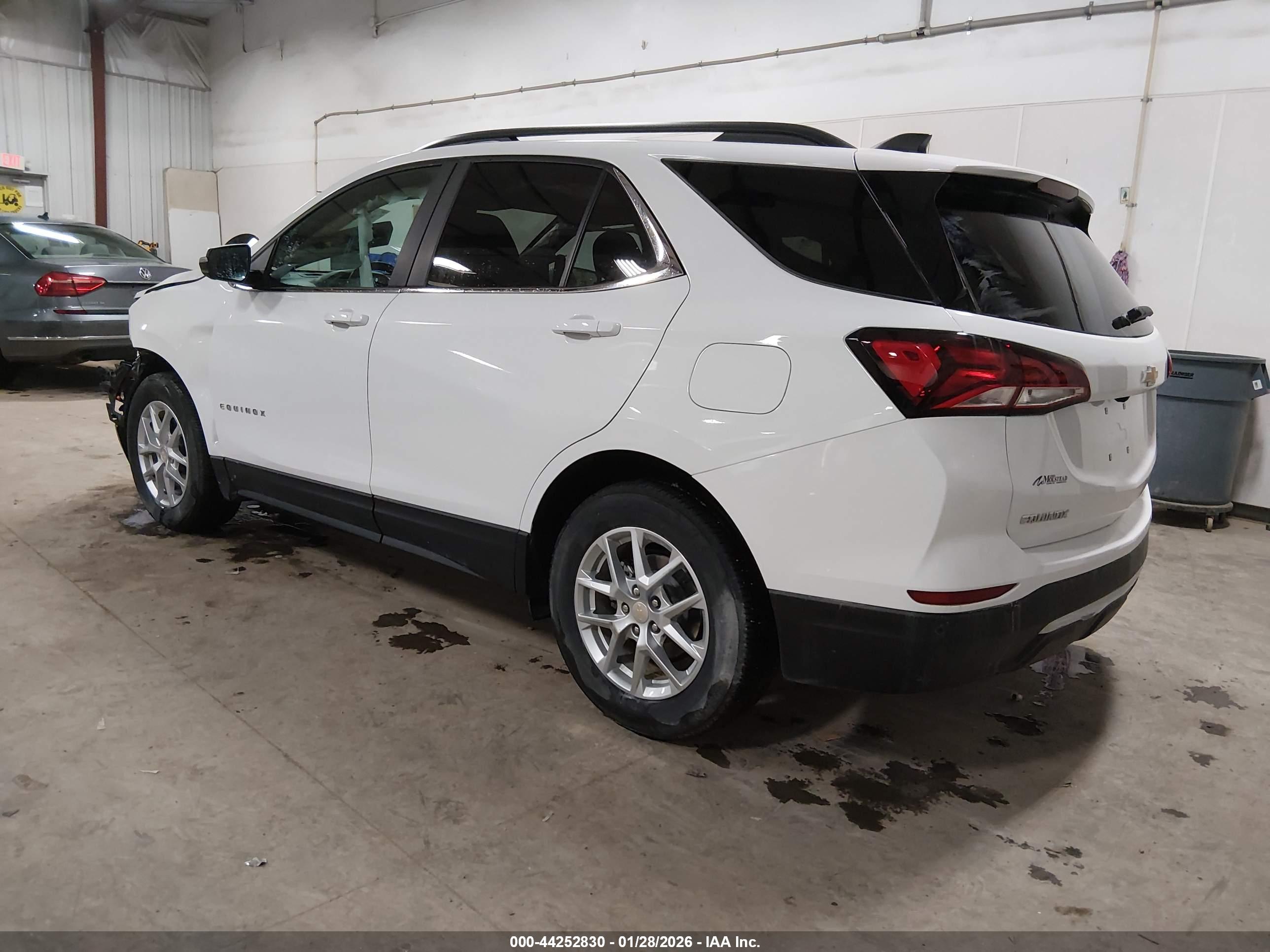 CHEVROLET EQUINOX image 3