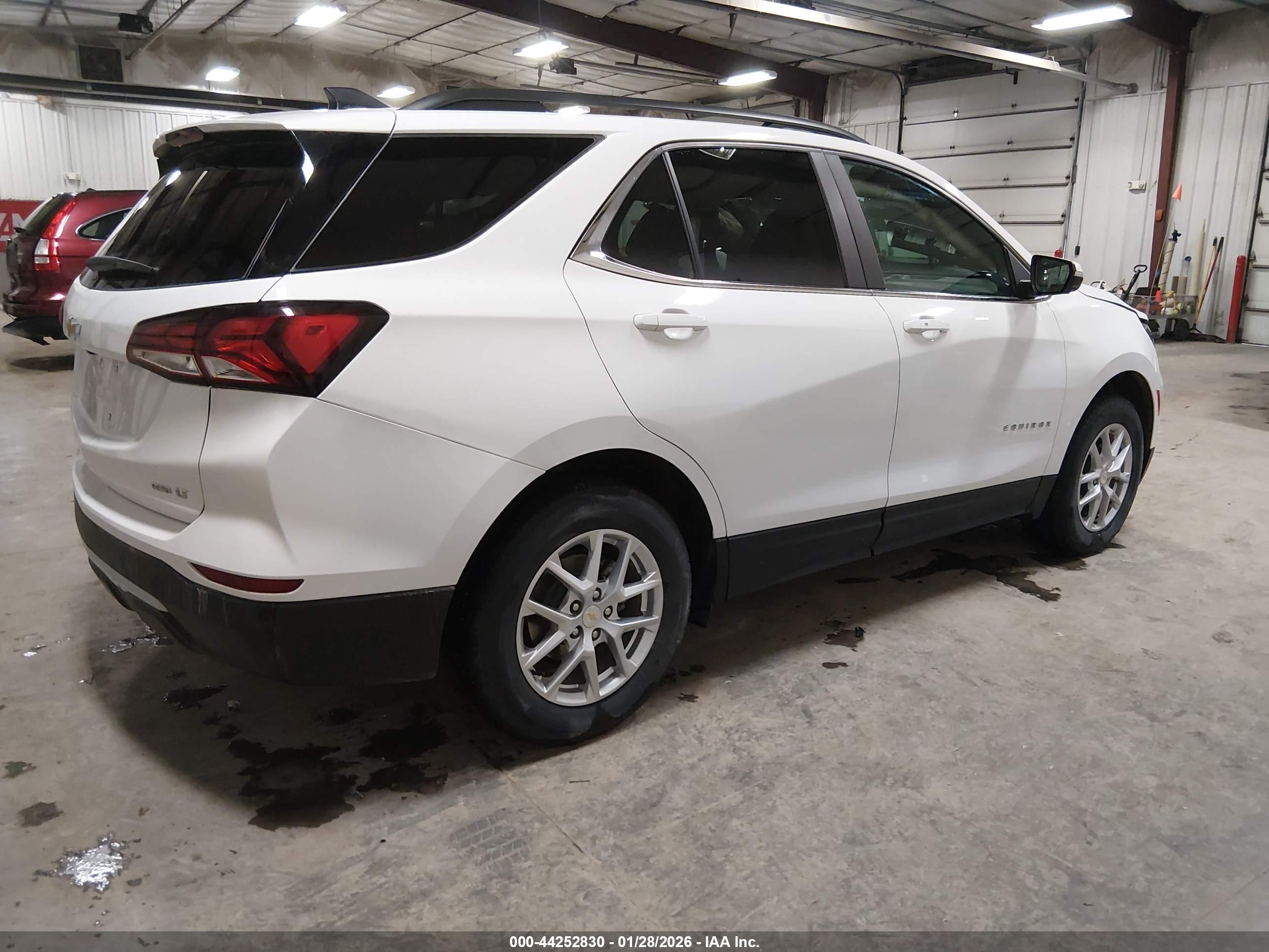 CHEVROLET EQUINOX image 4