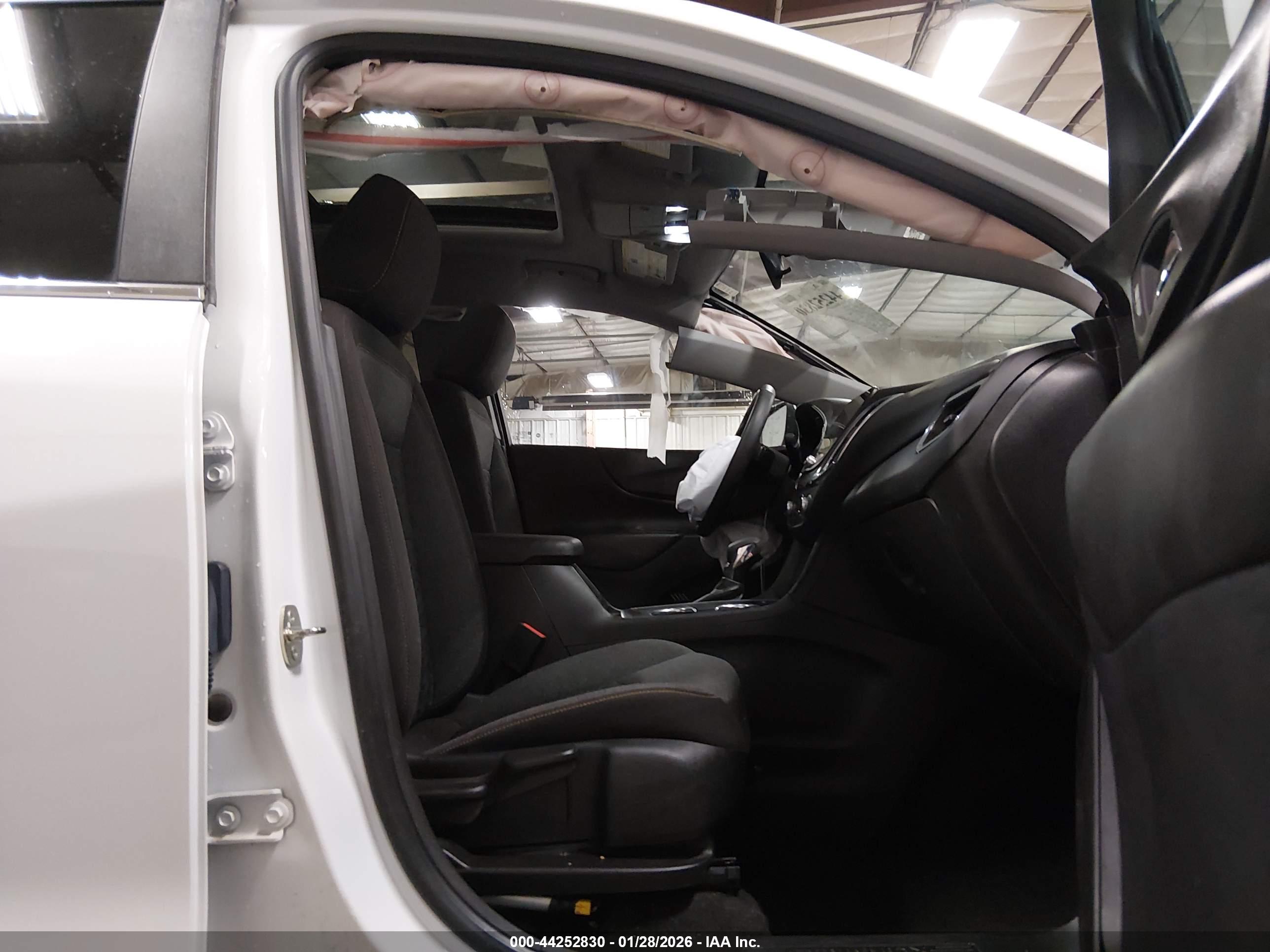 CHEVROLET EQUINOX image 5