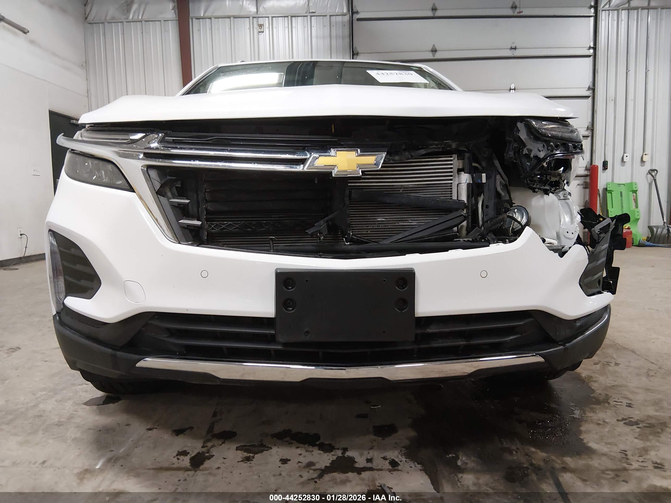 CHEVROLET EQUINOX image 6
