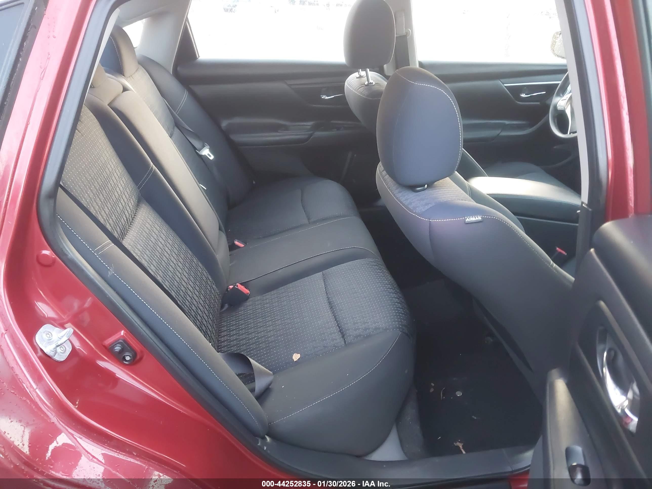 NISSAN ALTIMA image 8