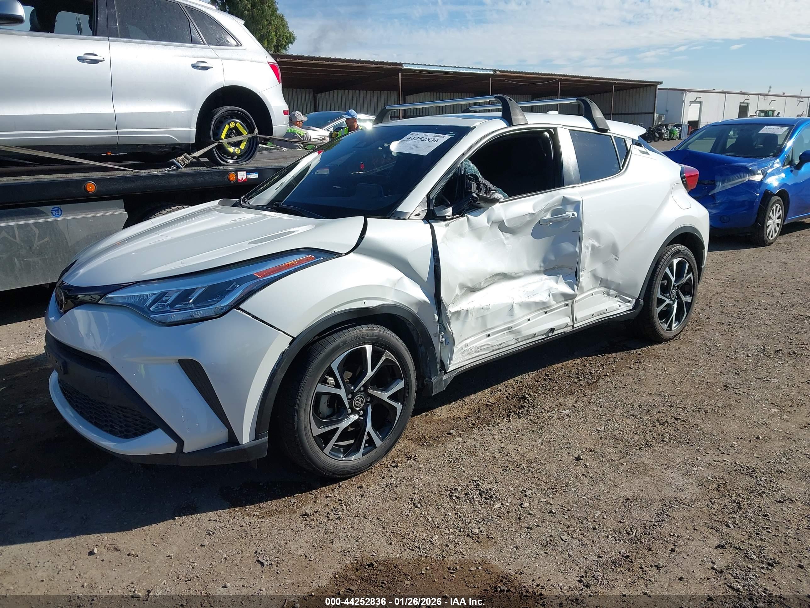 TOYOTA C-HR image 2