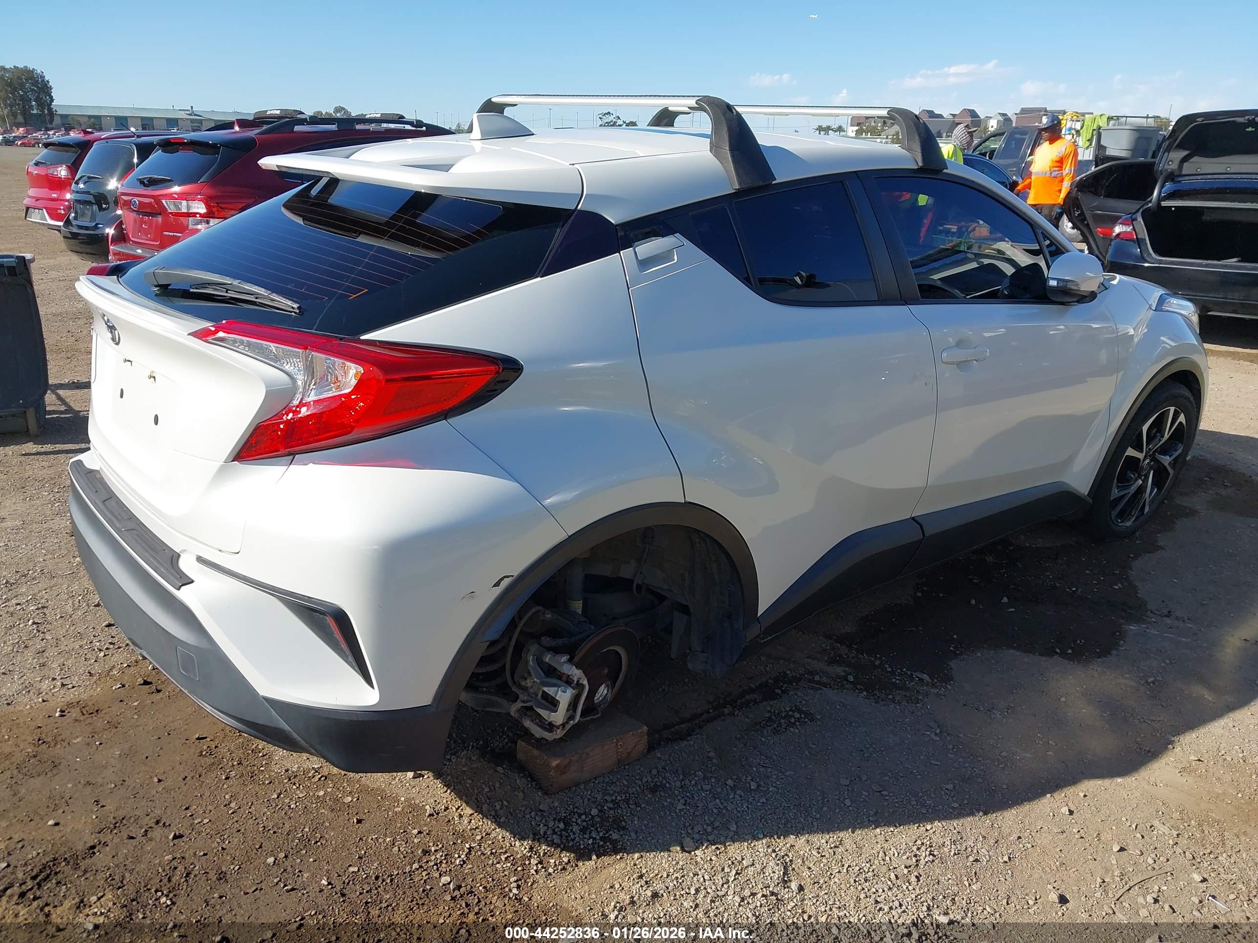 TOYOTA C-HR image 4