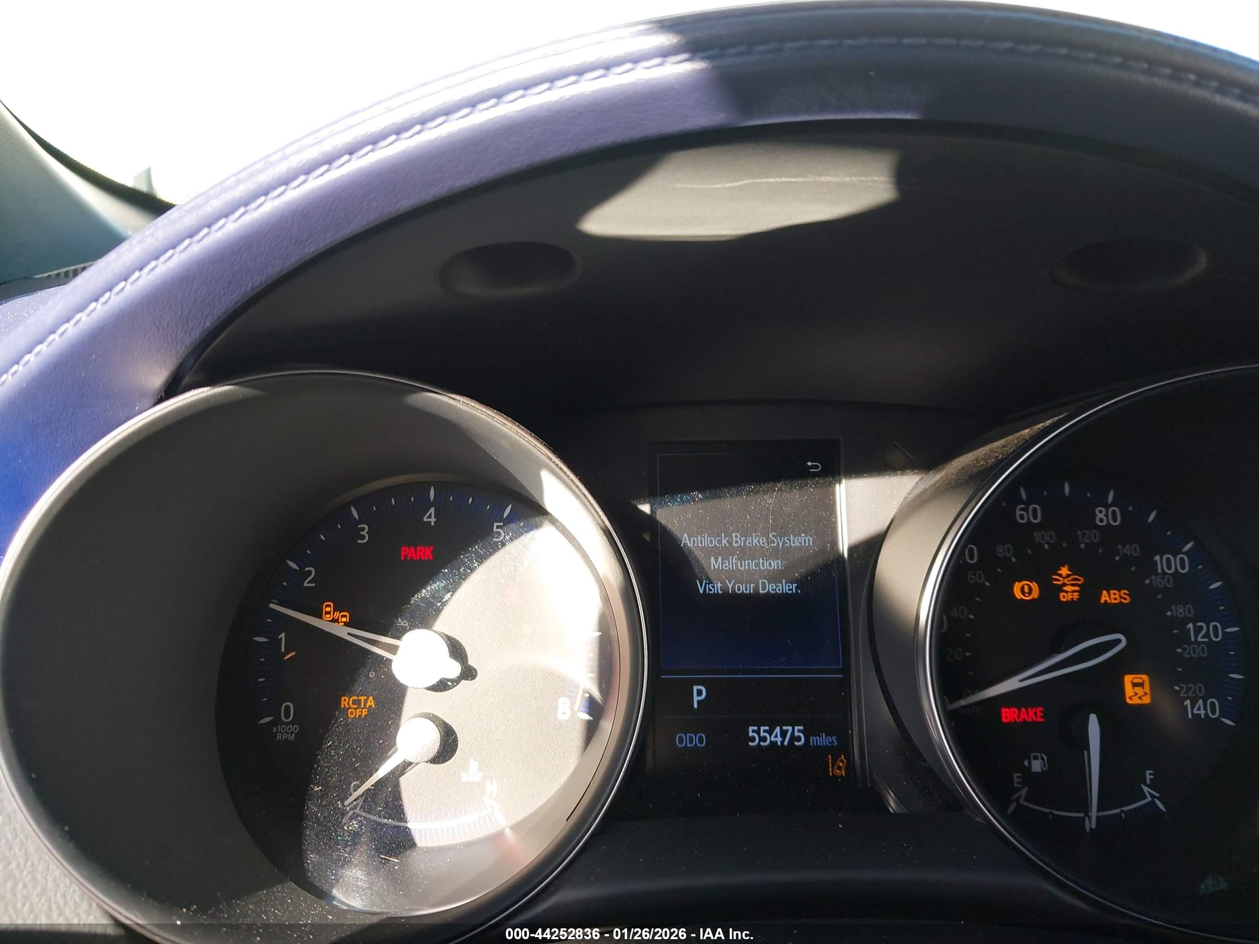 TOYOTA C-HR image 7