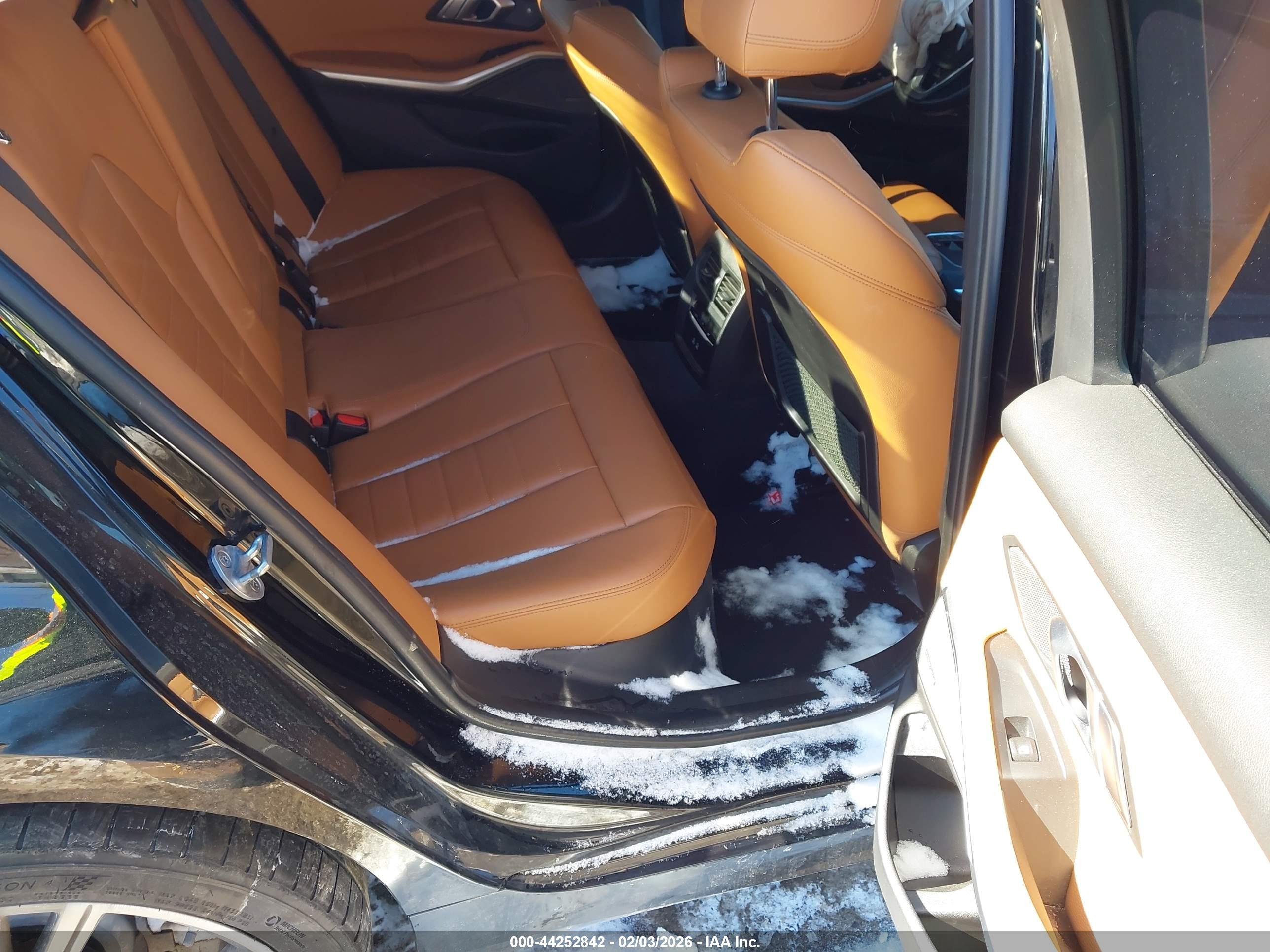 BMW 330I image 8