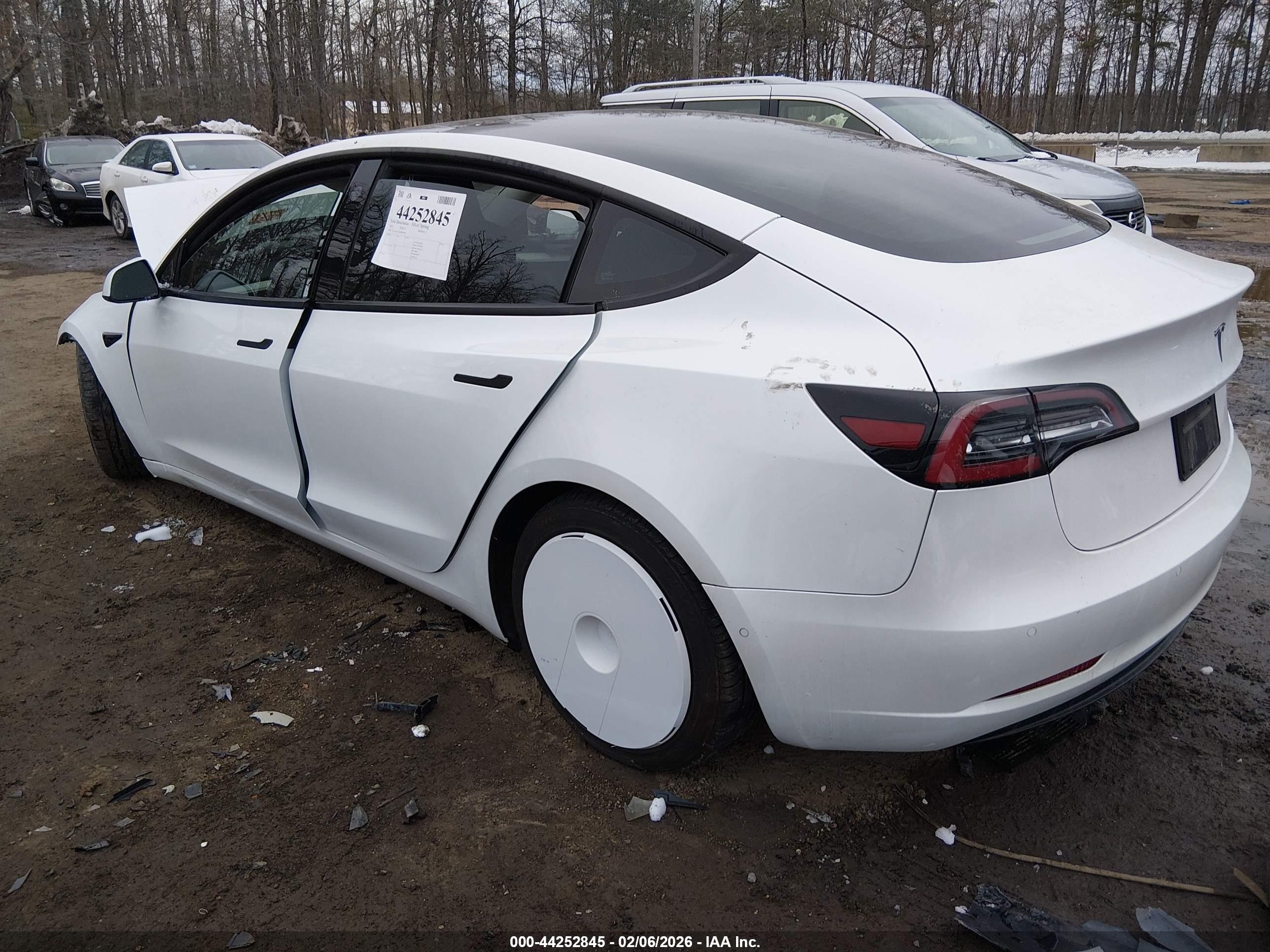 TESLA MODEL image 3