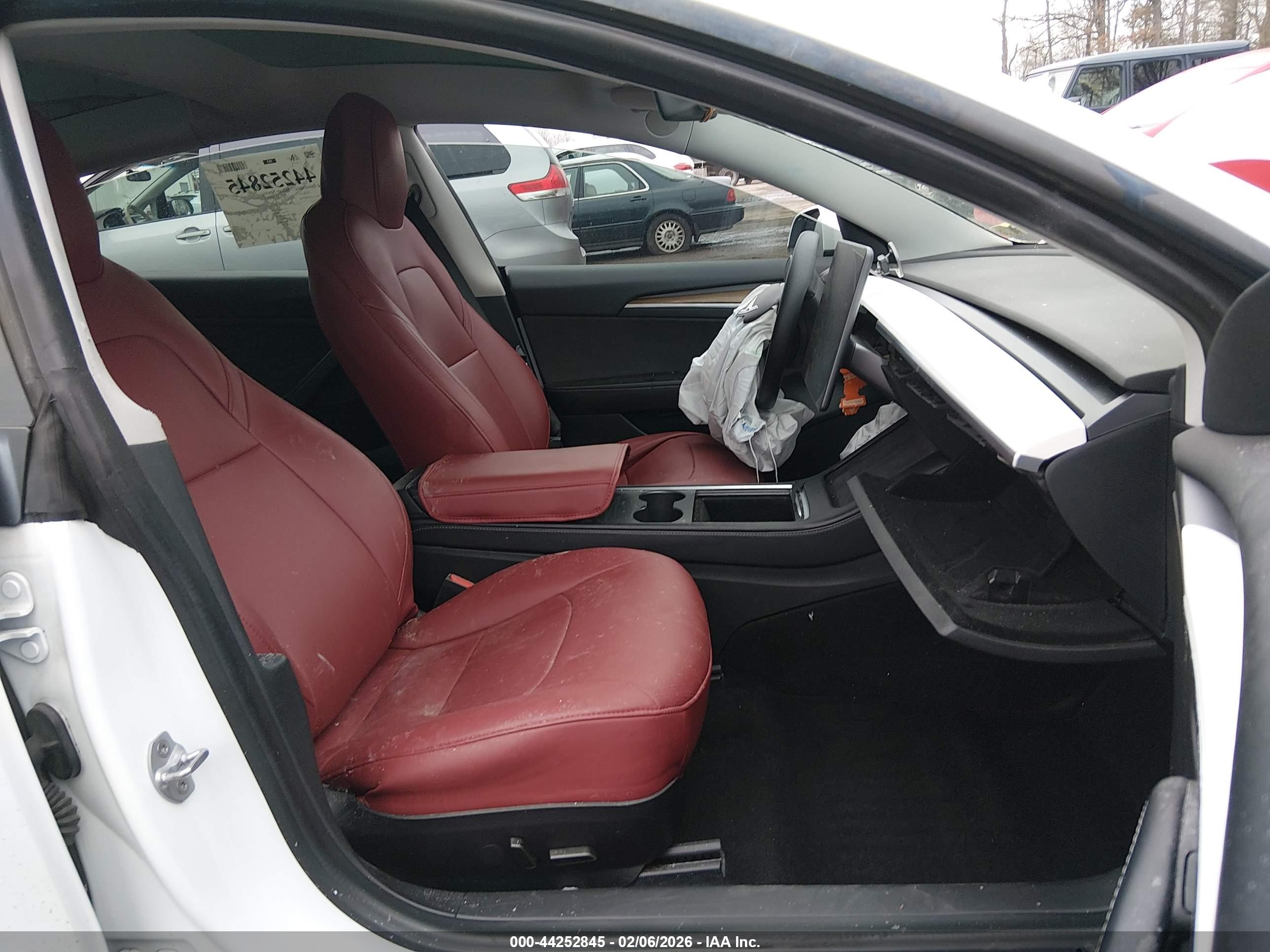 TESLA MODEL image 5