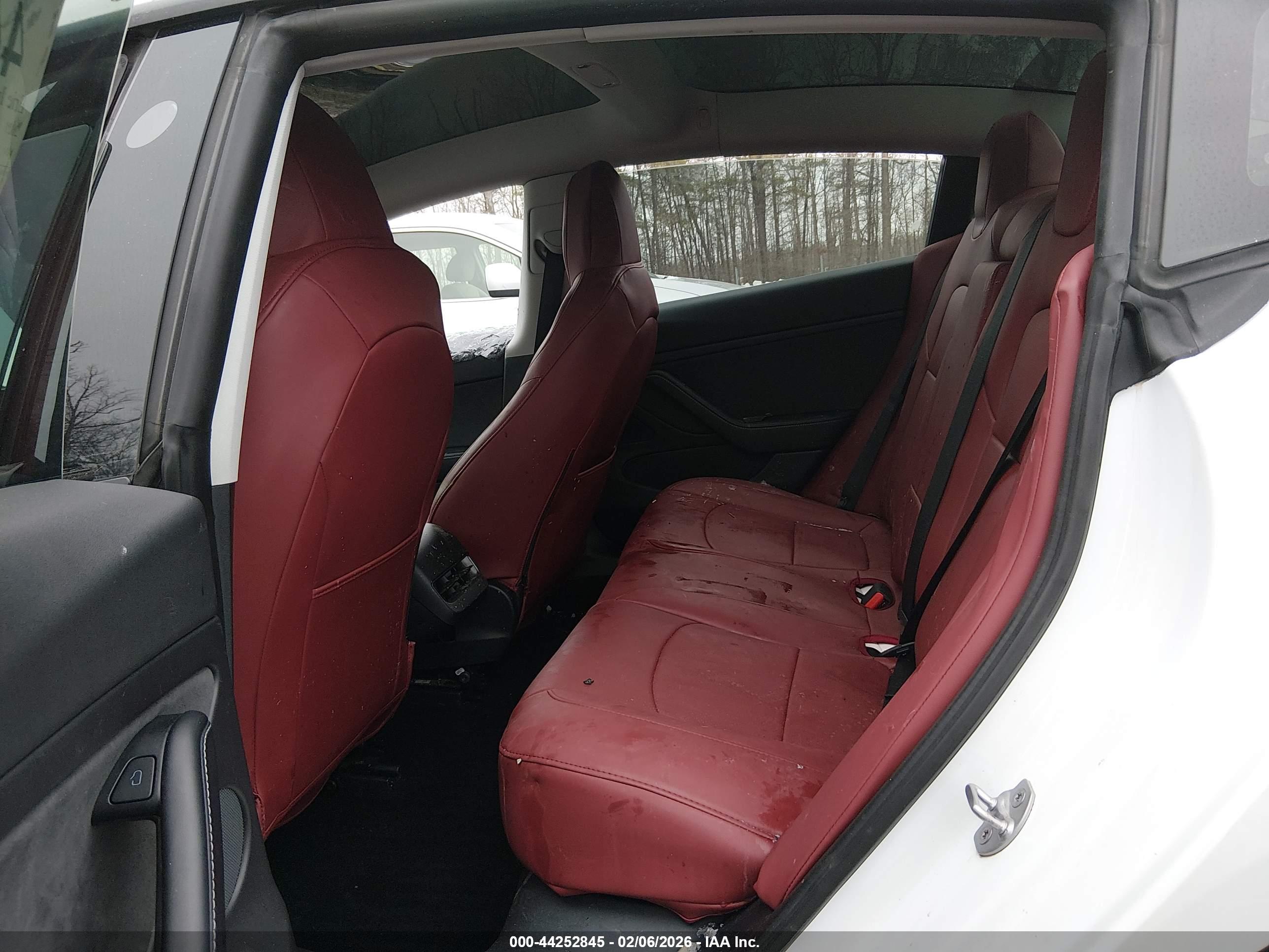 TESLA MODEL image 8