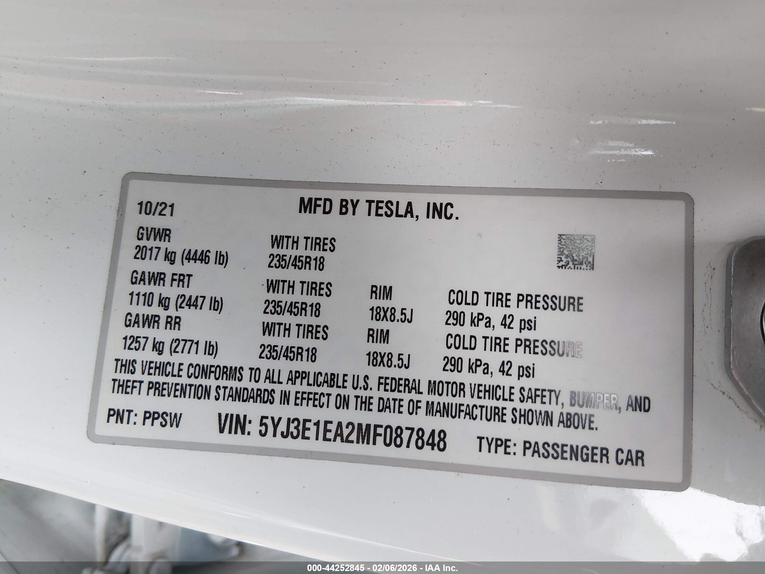 TESLA MODEL image 9