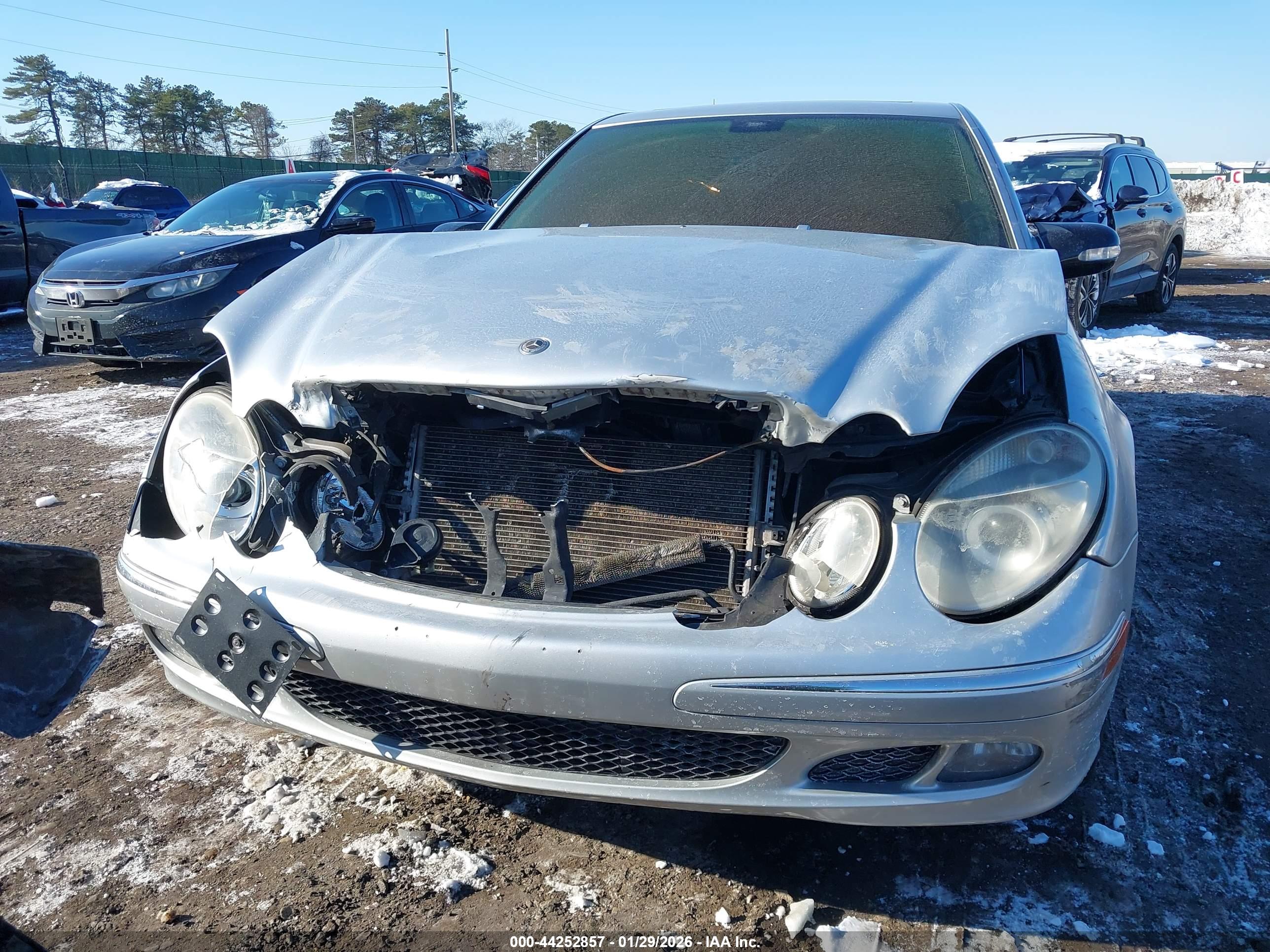 MERCEDES-BENZ E image 6