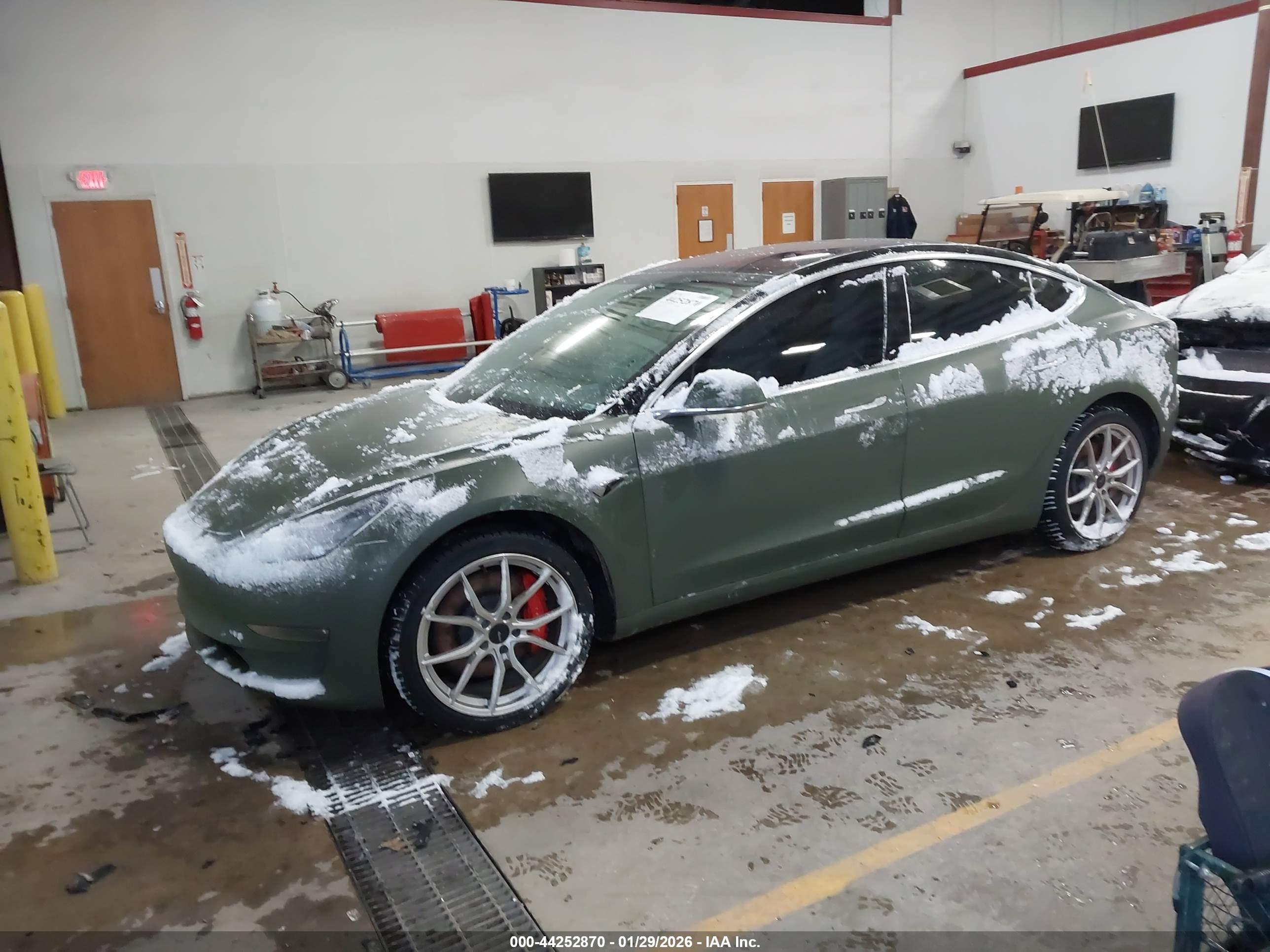 TESLA MODEL image 2