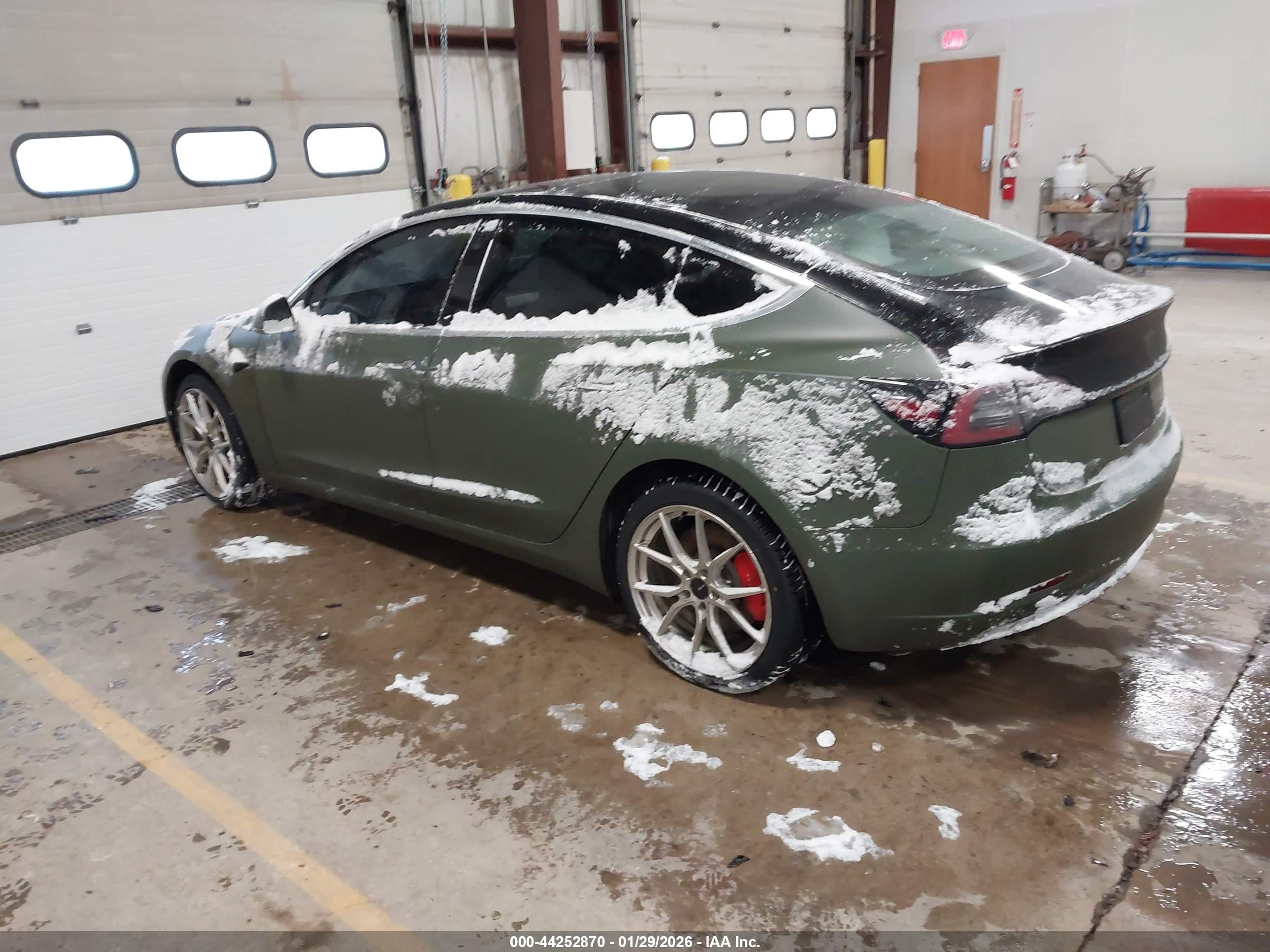 TESLA MODEL image 3