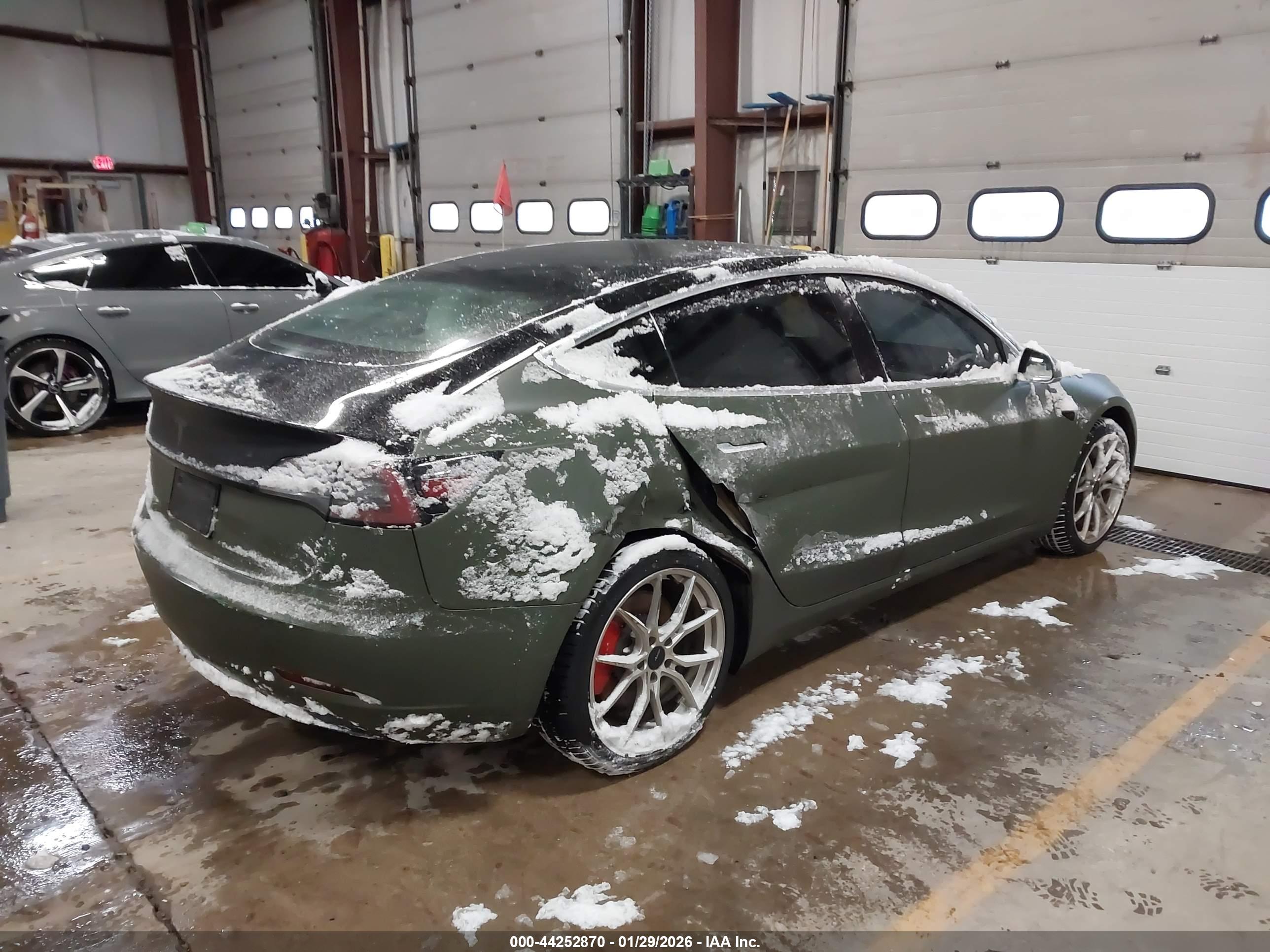 TESLA MODEL image 4