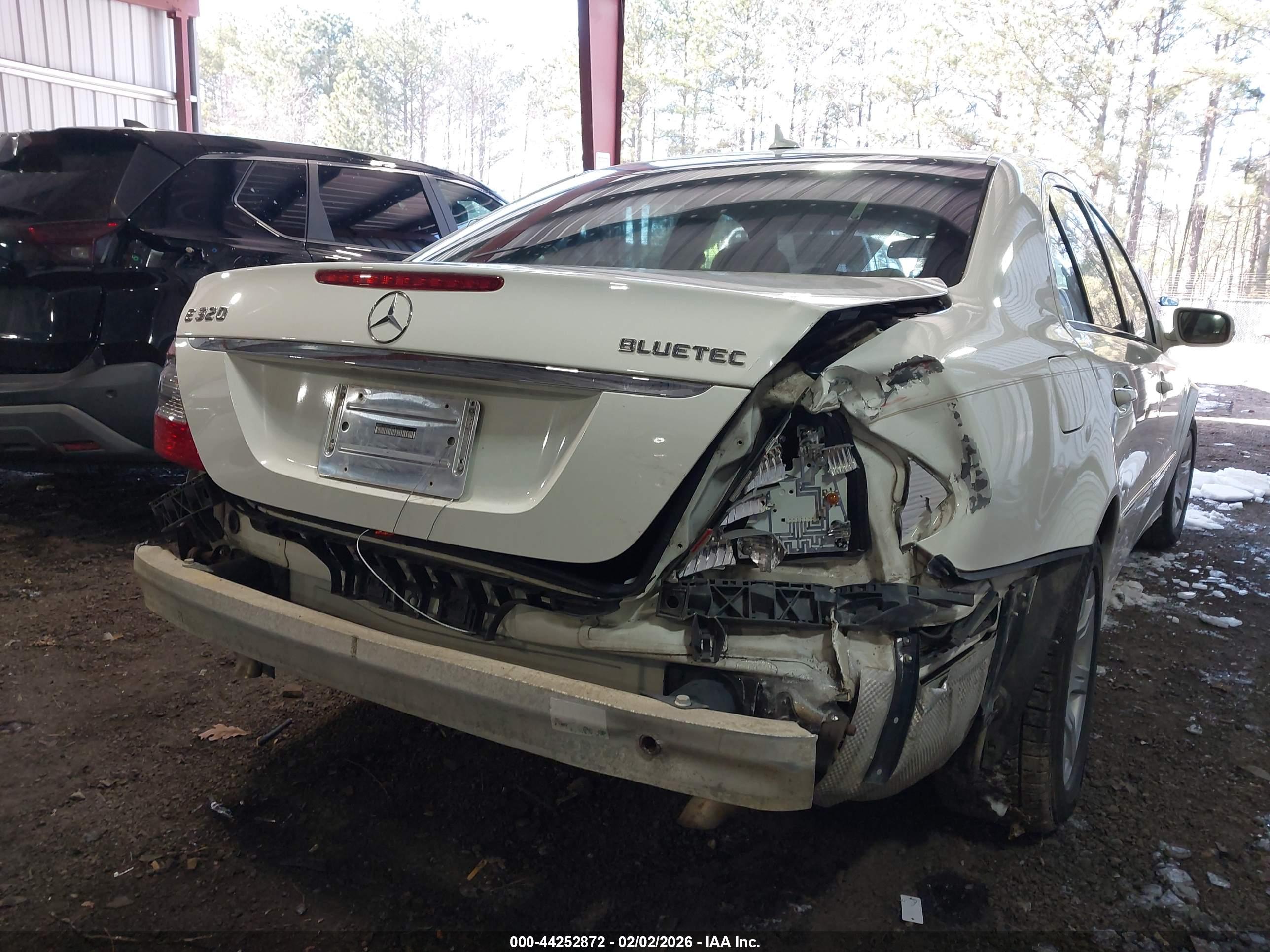 MERCEDES-BENZ E image 6