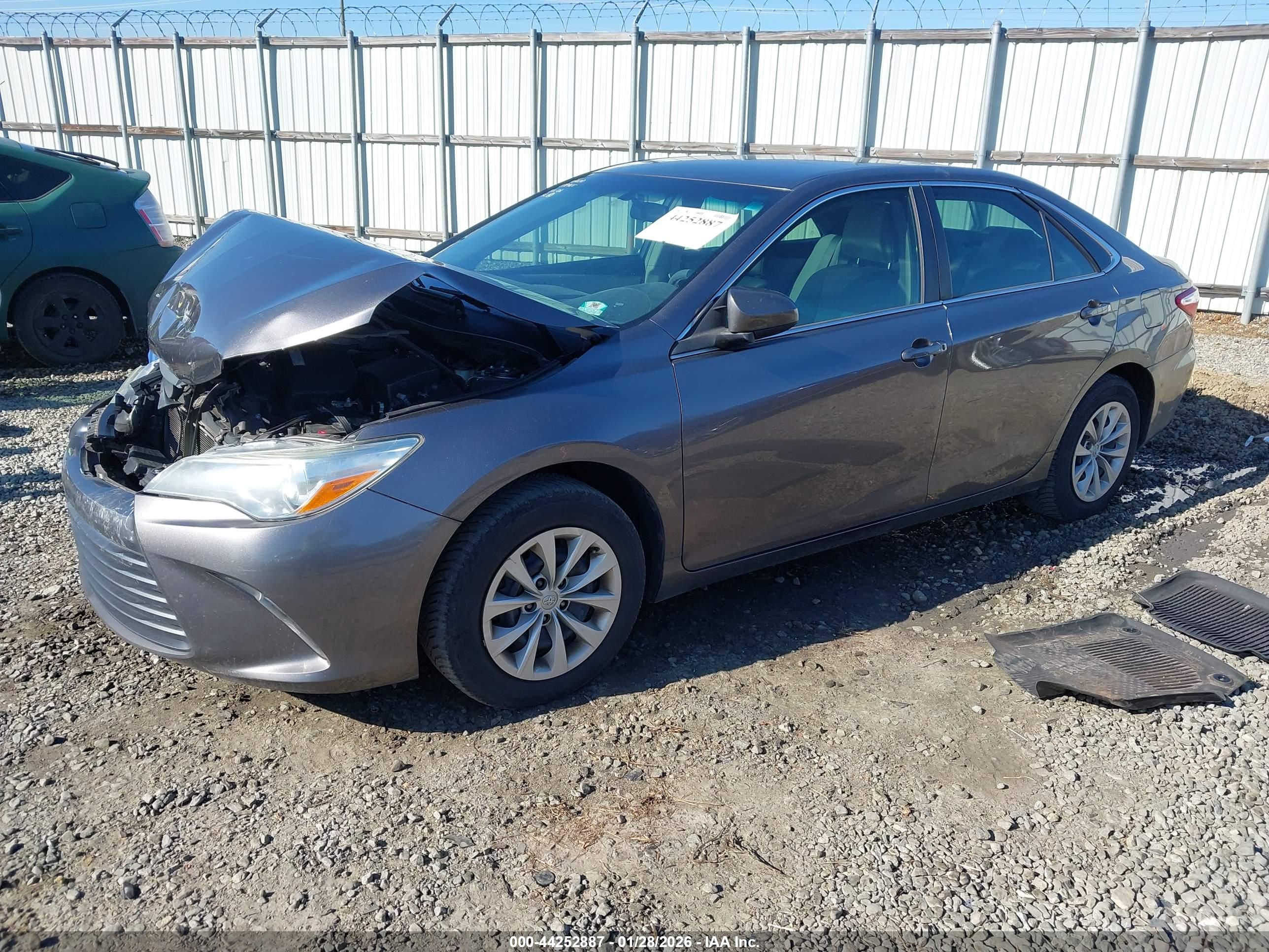TOYOTA CAMRY image 2