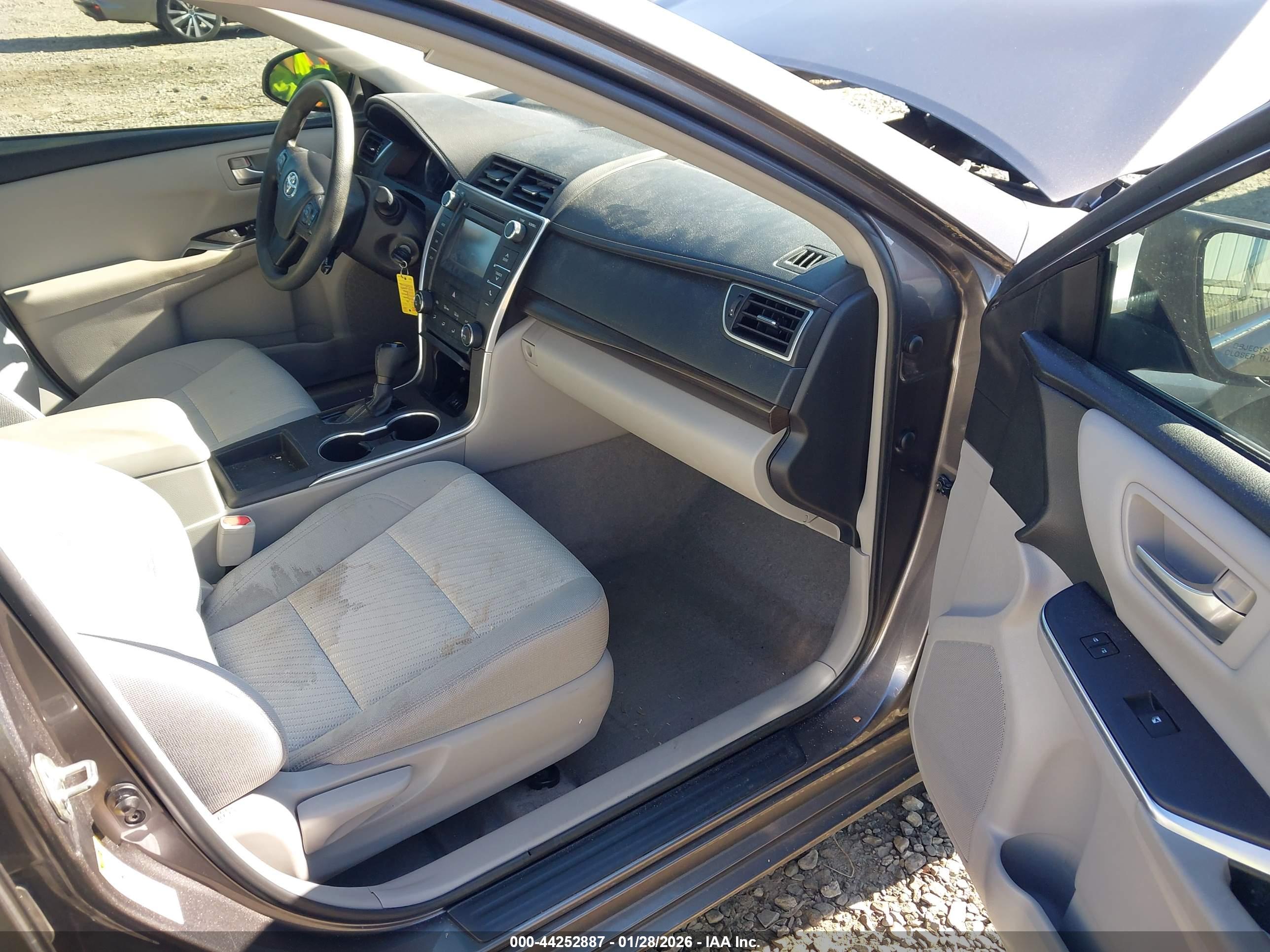 TOYOTA CAMRY image 5